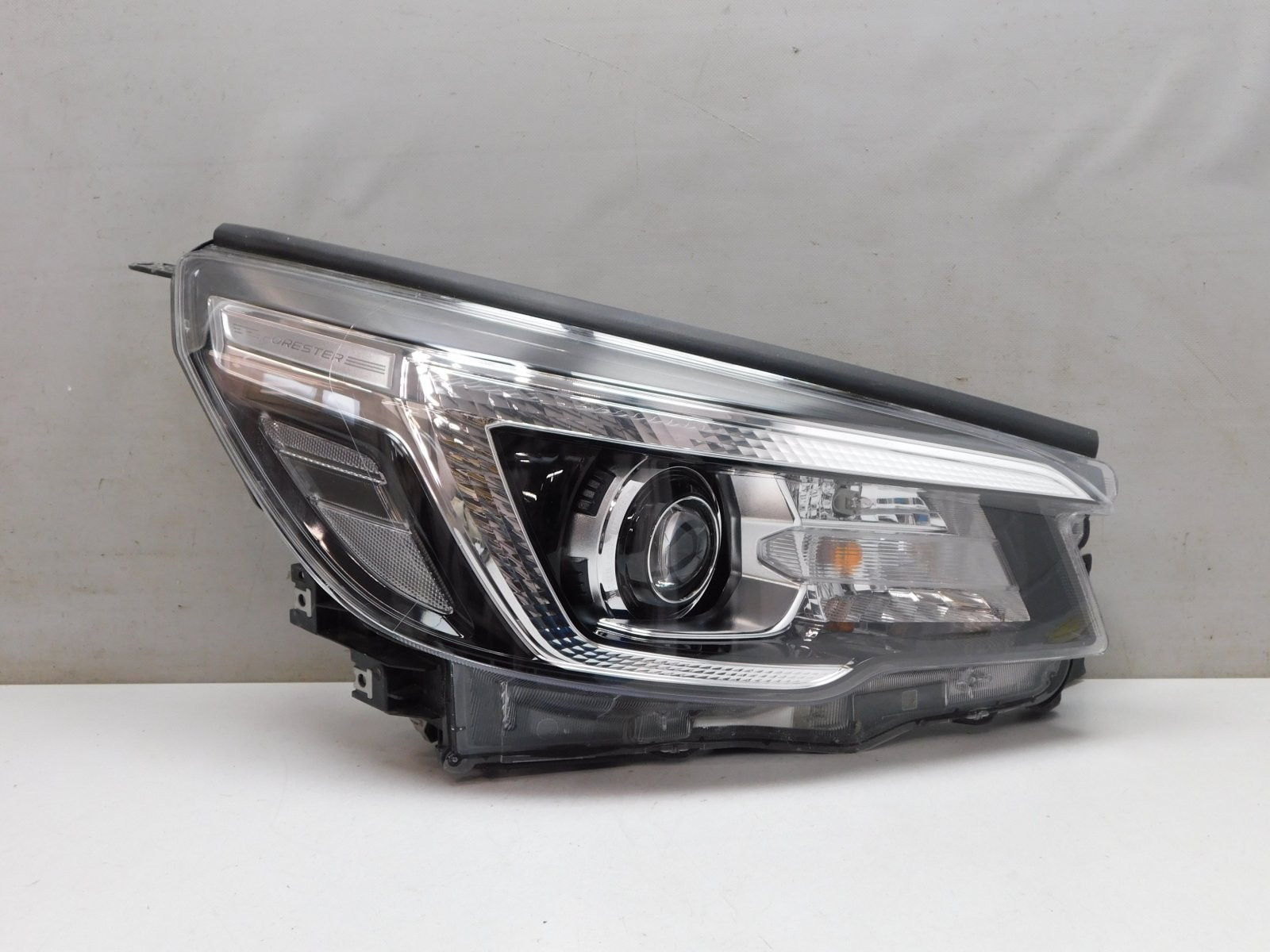 Фара правая Subaru Forester (S14) 2018>