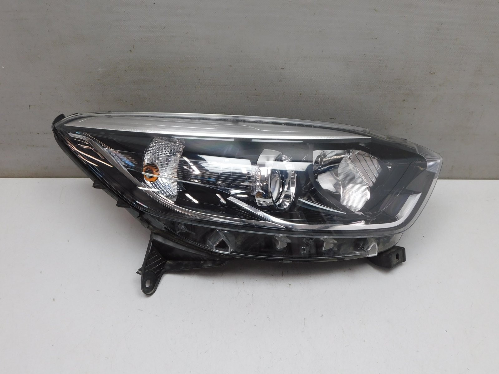 Фара правая Renault Kaptur 2016>