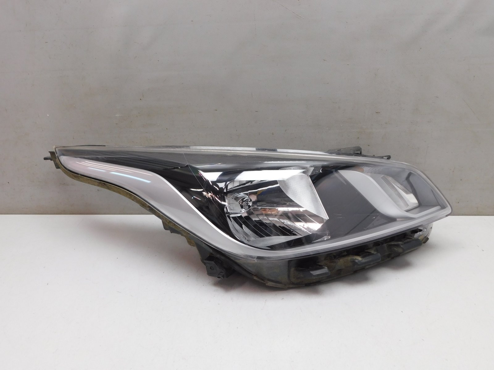 Фара правая Kia Rio 2017>