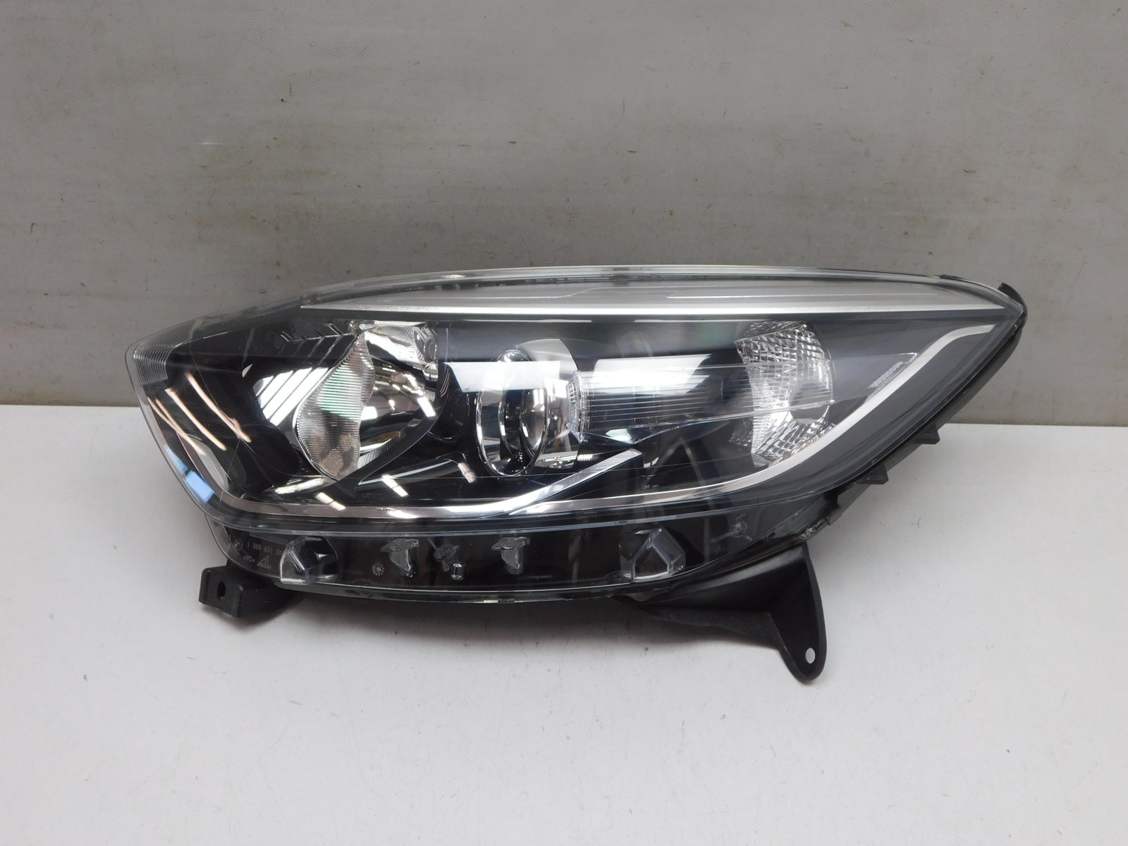 Фара левая Renault Kaptur 2016>