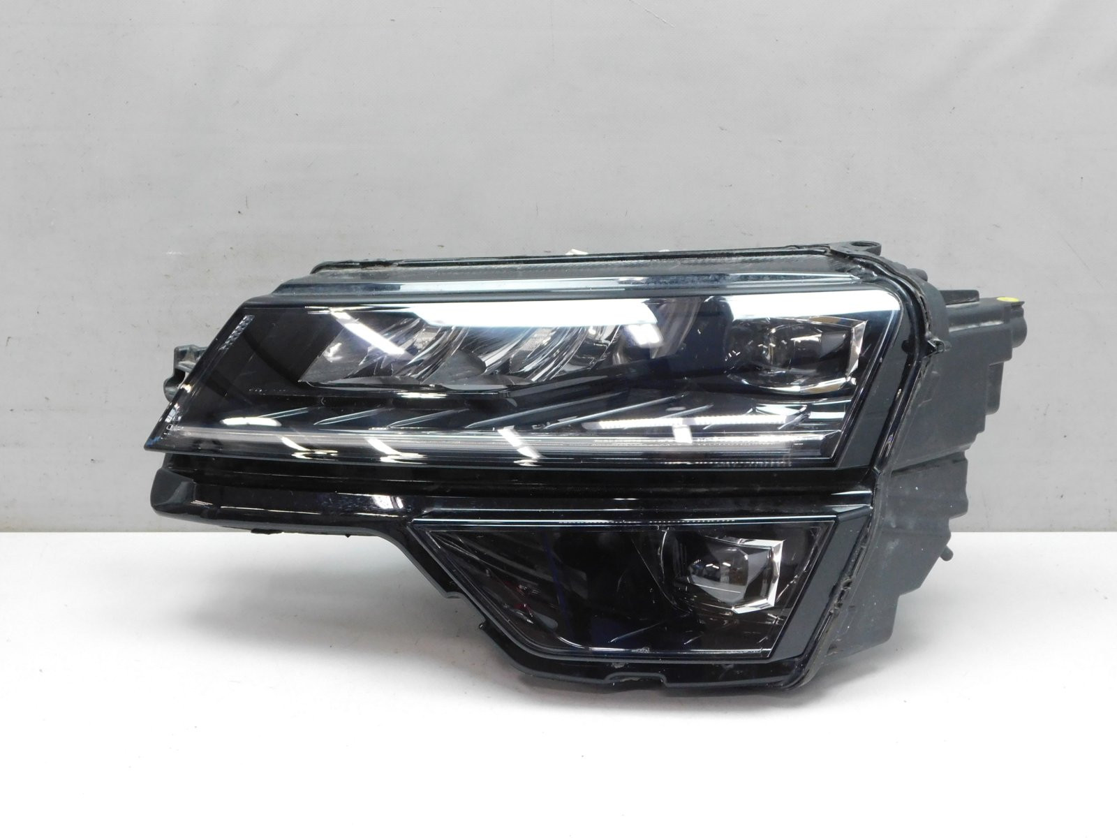 Фара левая Skoda Karoq 2017>