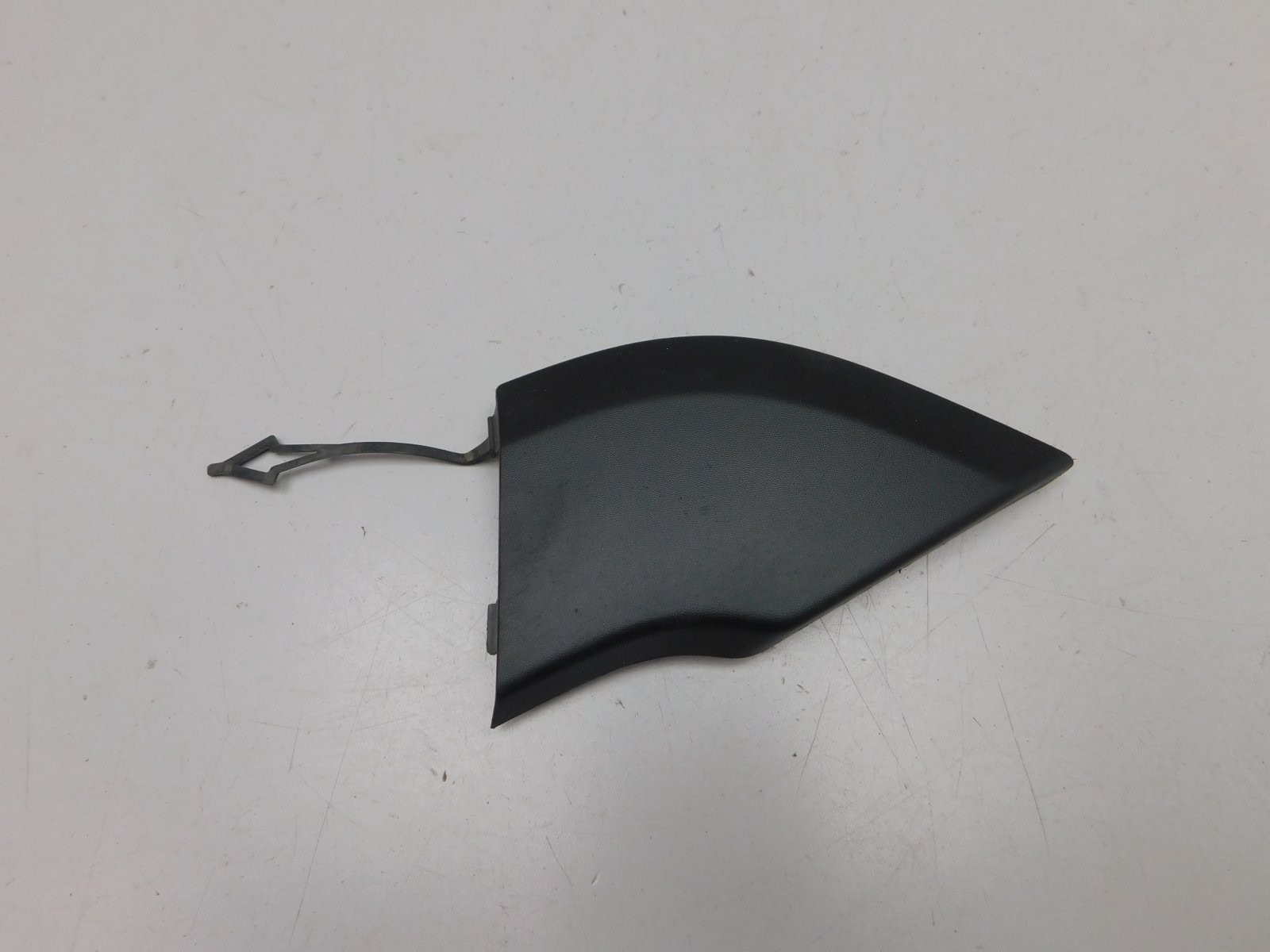 Заглушка буксировочного крюка Renault Sandero 2014>