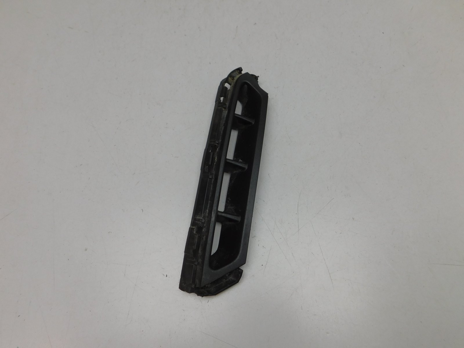 Решетка в бампер левая Hyundai Elantra 2016>