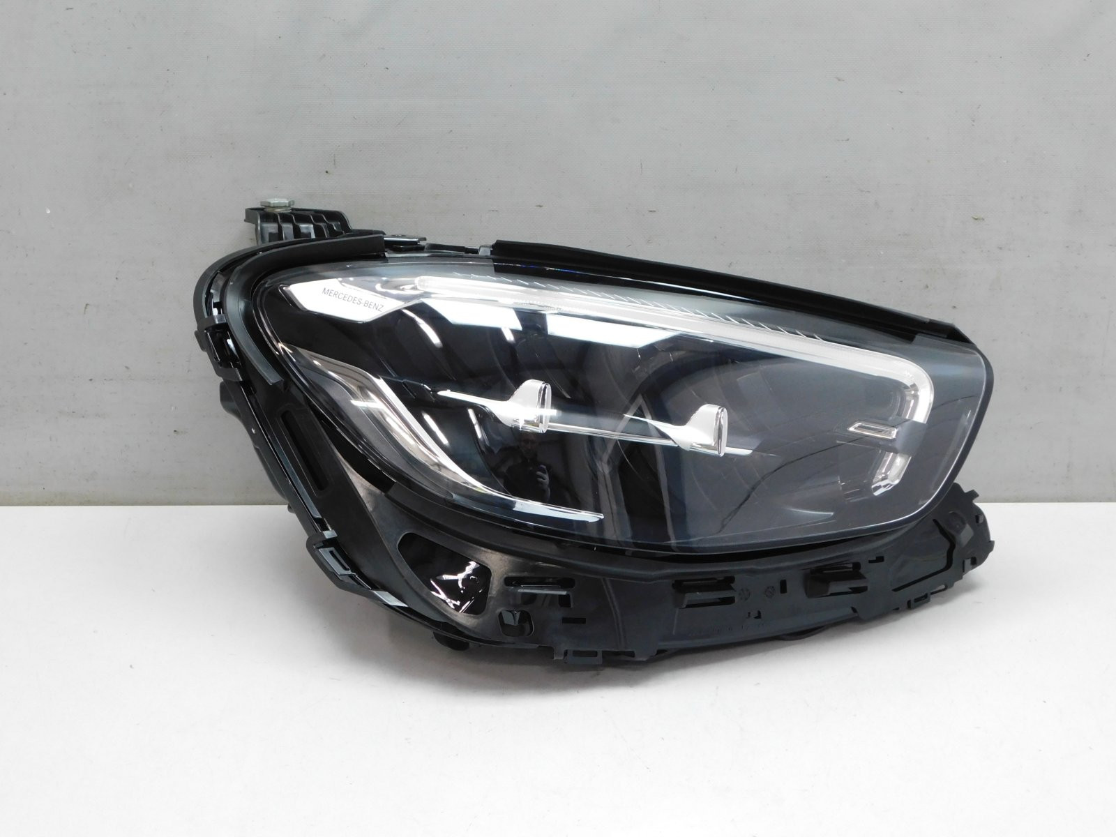 Фара правая Mercedes-Benz E-Klasse W213 2016>