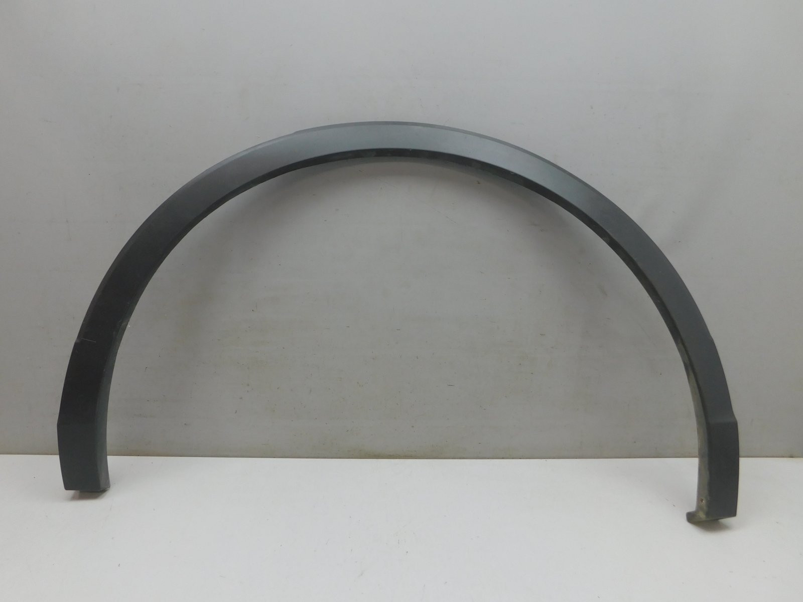 Накладка крыла заднего  левого Volkswagen Tiguan 2017>