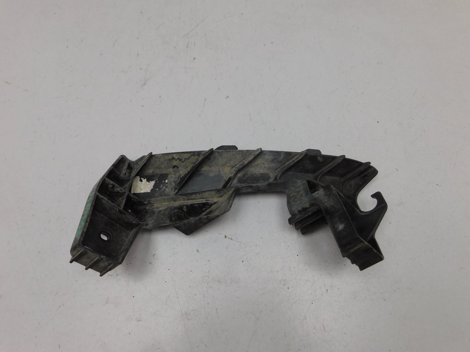 Направляющая переднего бампера Kia Sportage 2015>