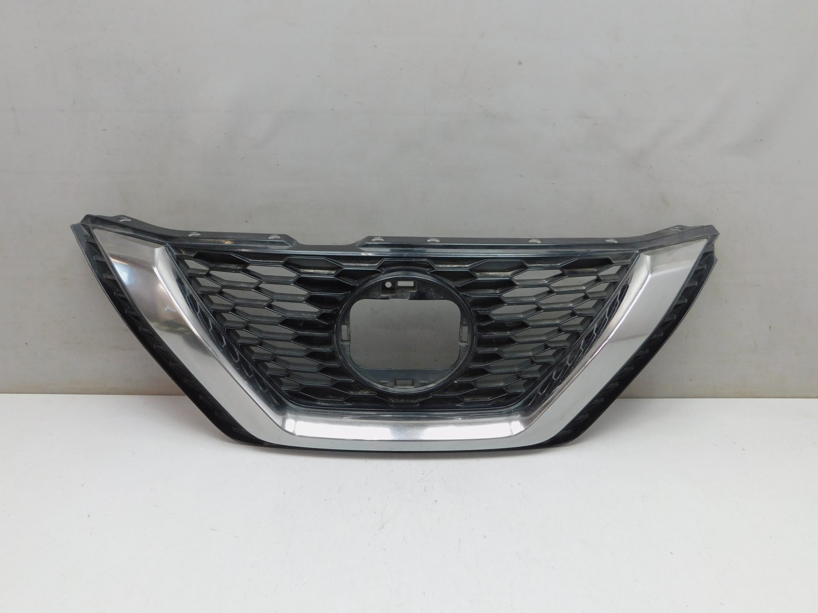 Решетка радиатора Nissan Qashqai (J11) 2014>