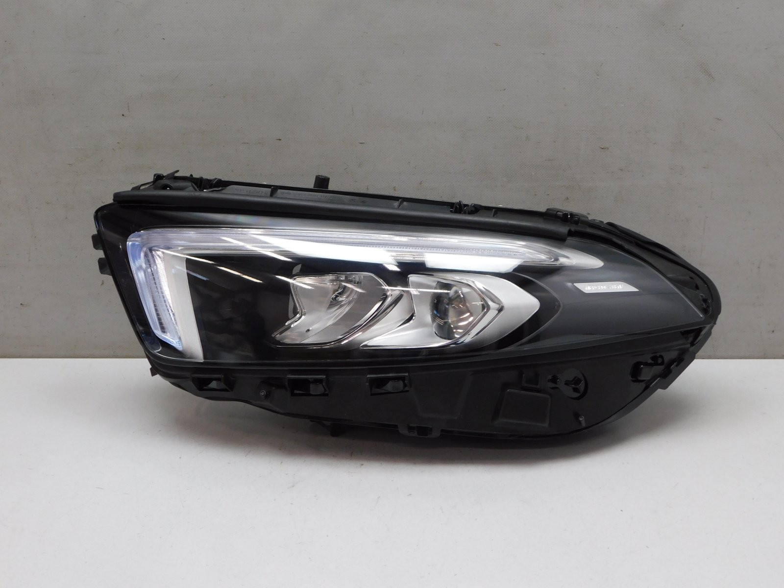 Фара левая Mercedes-Benz A-klasse  W177 2018>