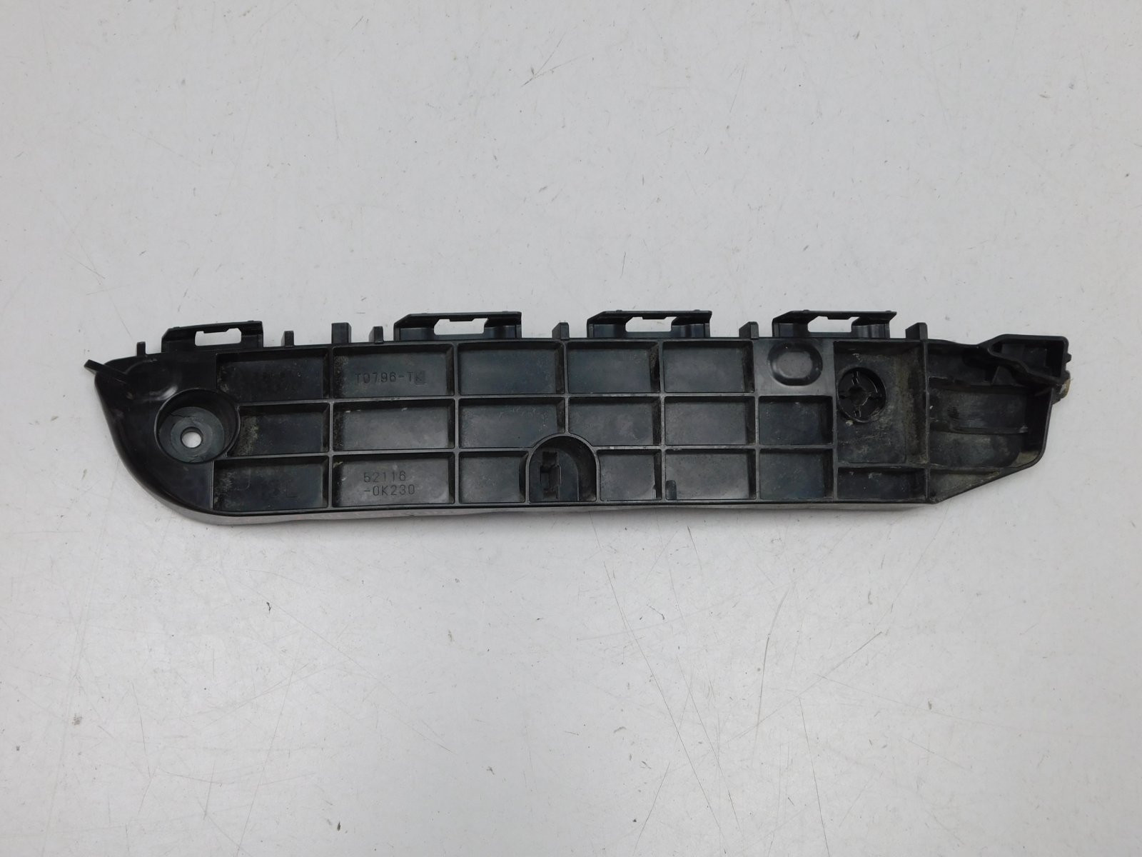 Кронштейн переднего бампера Toyota Fortuner 2015>