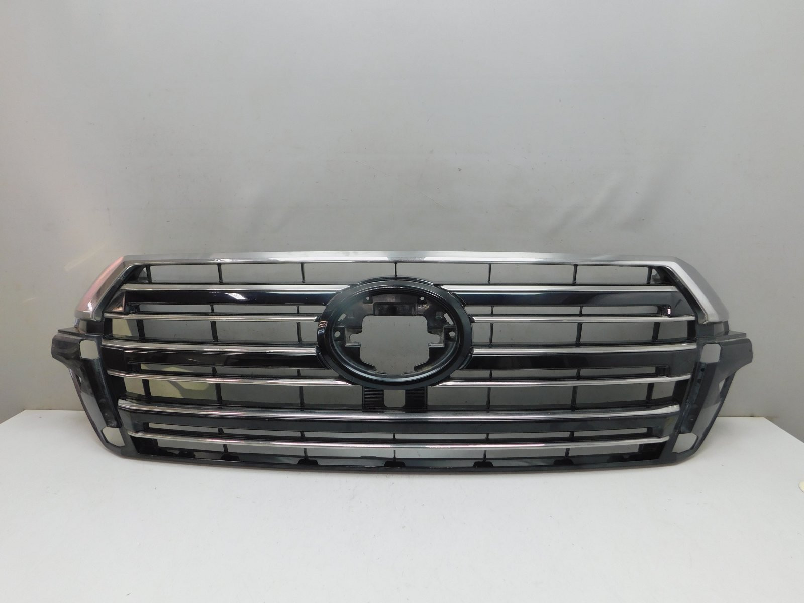 Решетка радиатора Toyota Land Cruiser (200) 2008>