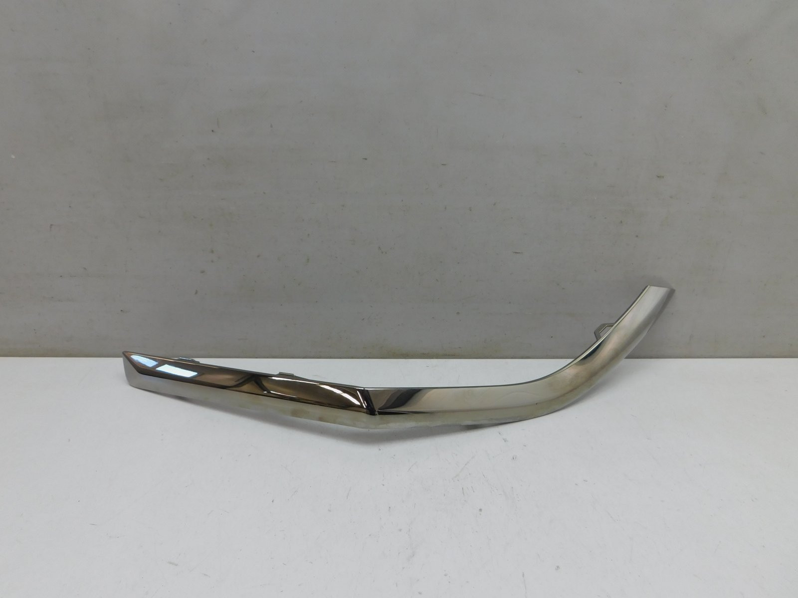 Молдинг заднего бампера Hyundai Santa Fe (TM) 2018>