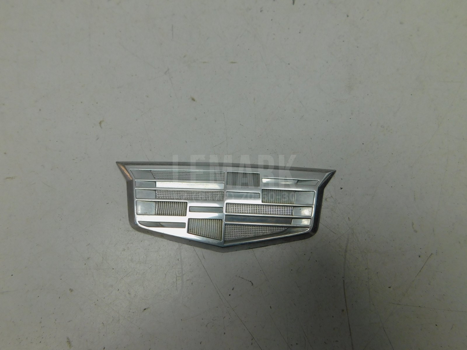 Эмблема Cadillac XT5 2016> 84592289