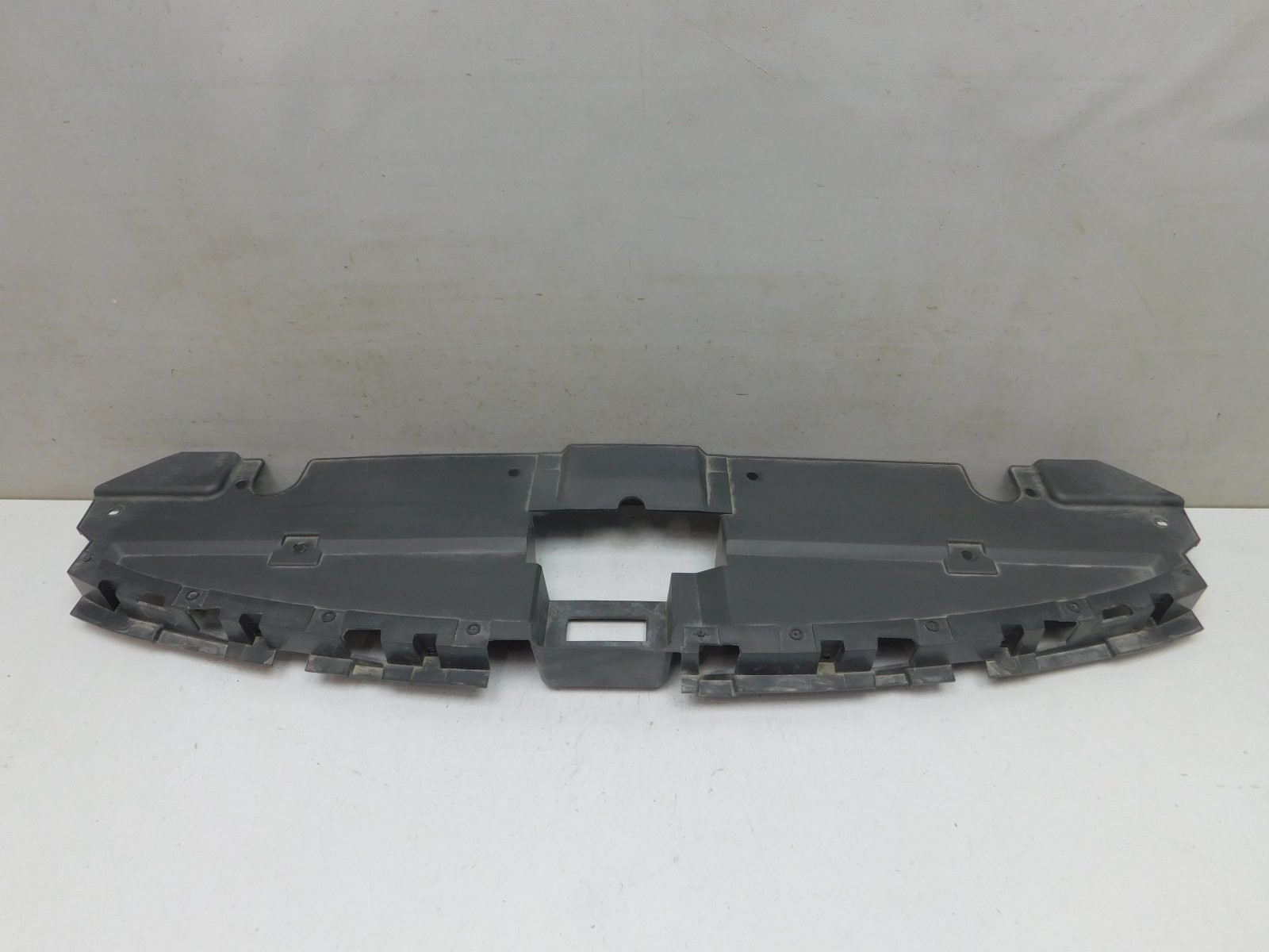 Накладка на решетку радиатора Omoda C5 2022>