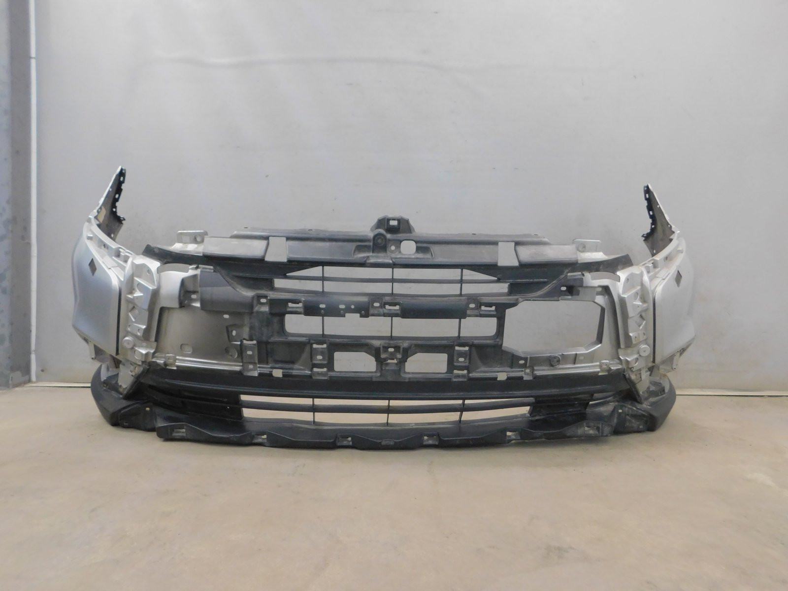 Бампер передний Mitsubishi Outlander 2012>