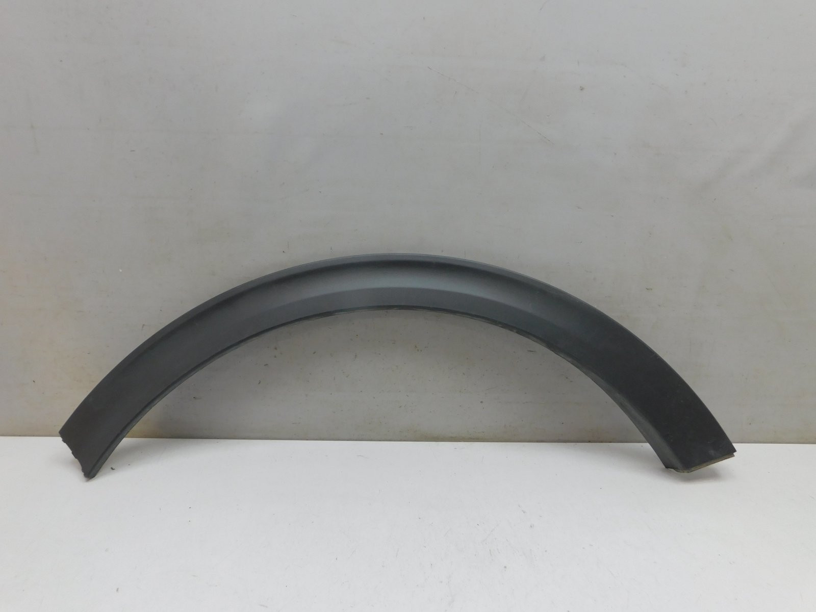 Накладка крыла заднего  правого Kia Sportage 2015>