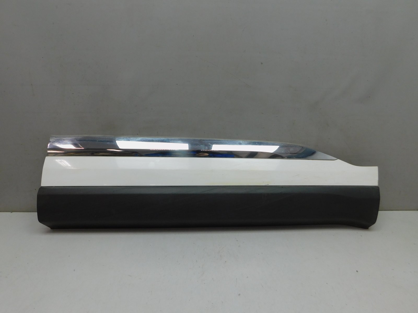 Накладка двери передней правой Chery Tiggo 8 Pro 2021>