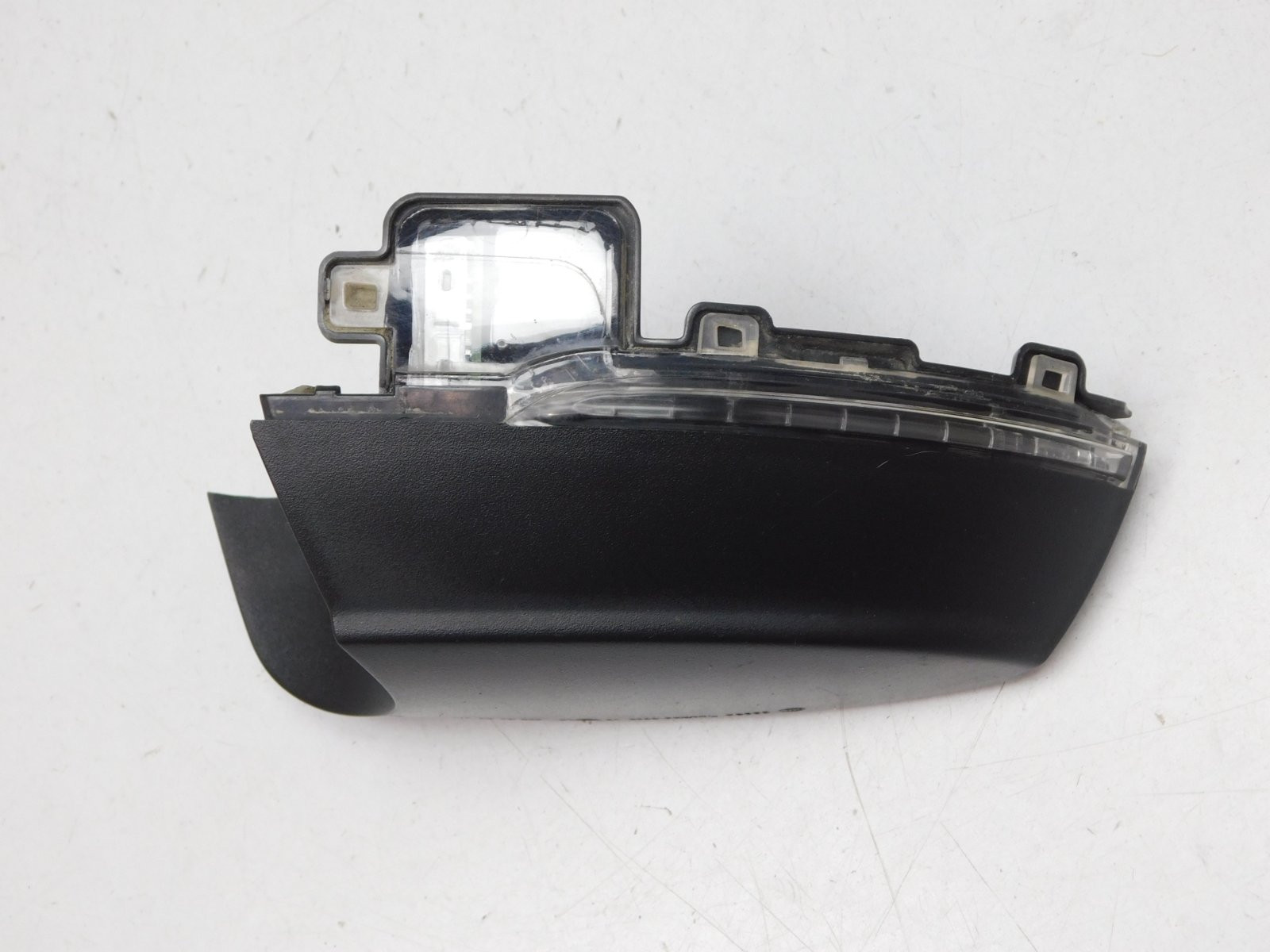 Повторитель указателя поворота Volkswagen Polo Sedan 2011-2020