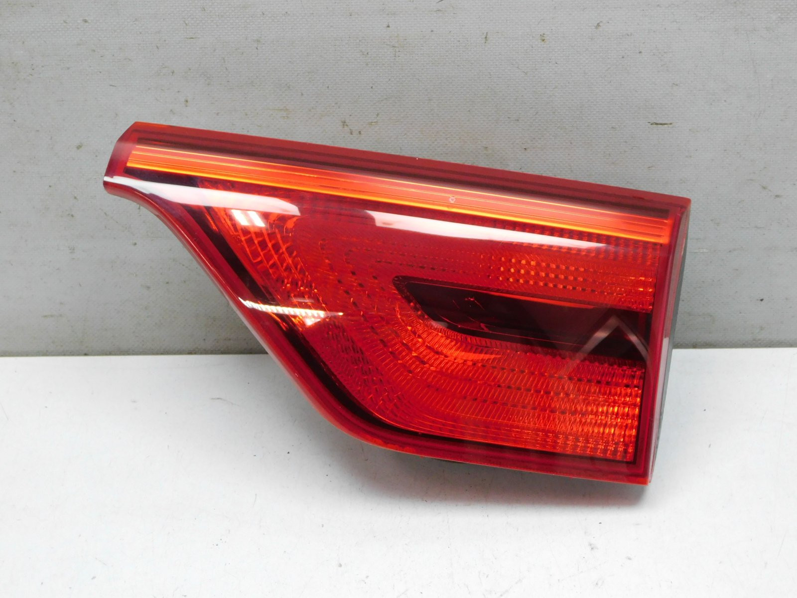 Фонарь задний внутренний правый Kia Sportage 2015>