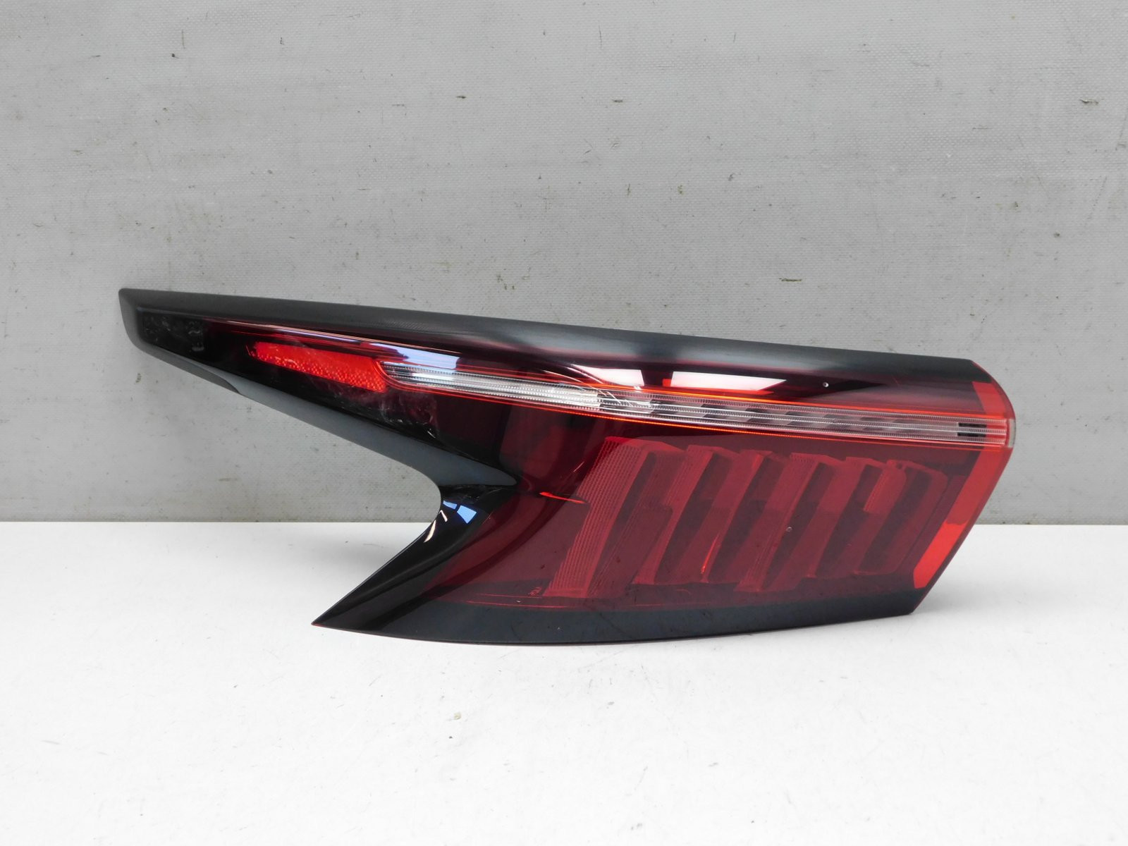 Фонарь задний наружный левый Omoda C5 2022>