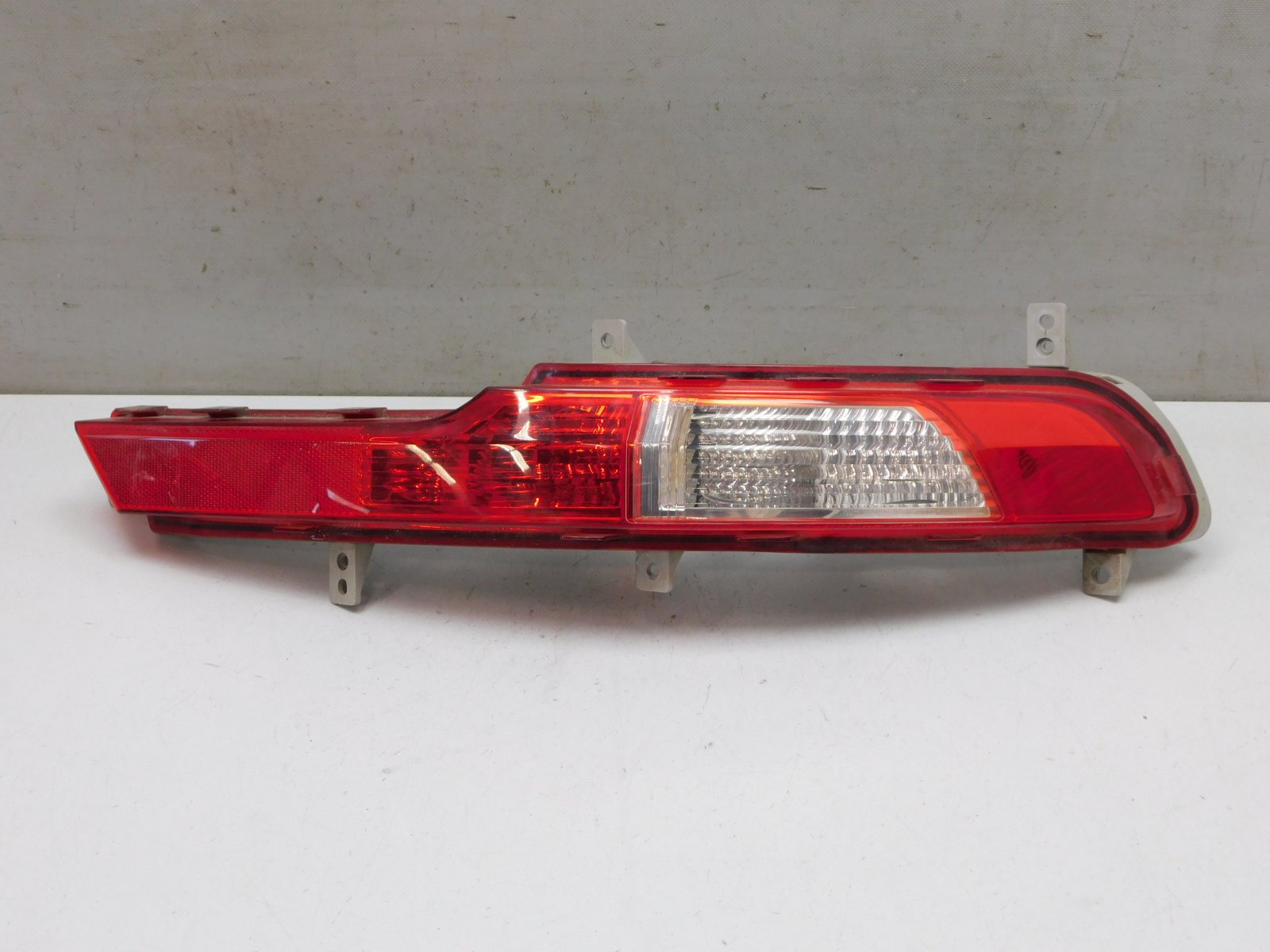 Фонарь задний в бампер правый Kia Sportage 2010-2015