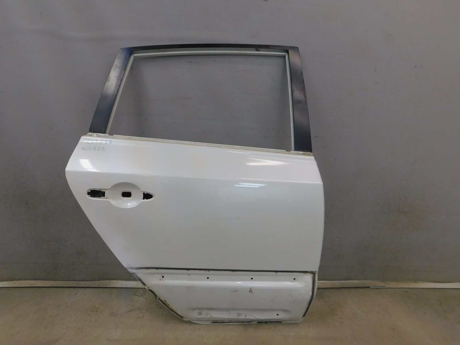 Дверь задняя правая Renault Koleos 2008>