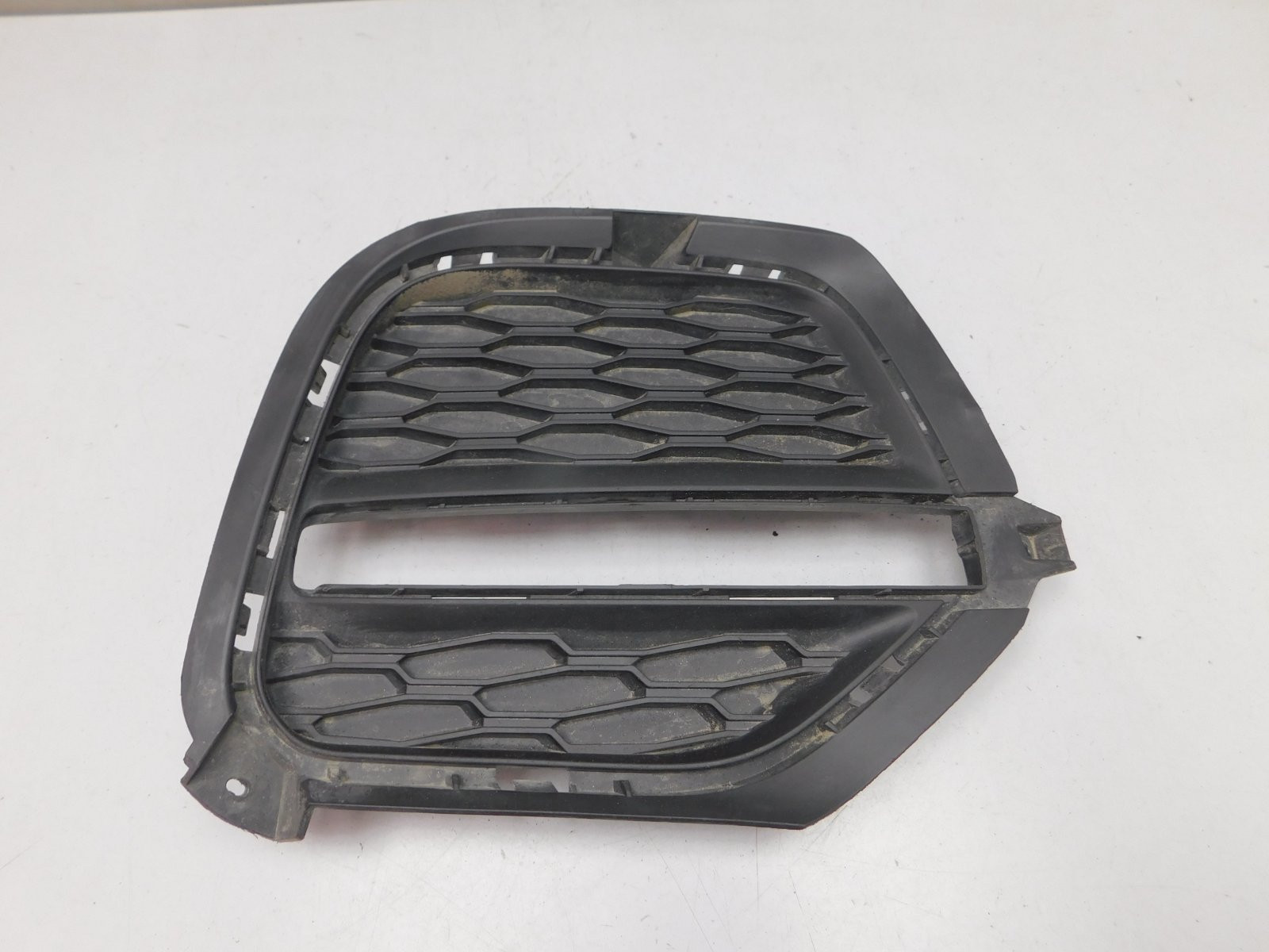 Решетка в бампер правая Chery Tiggo 4 2017>