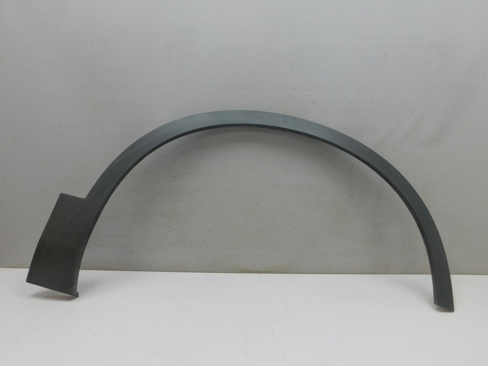 Накладка крыла переднего правого Volvo XC40 2017>