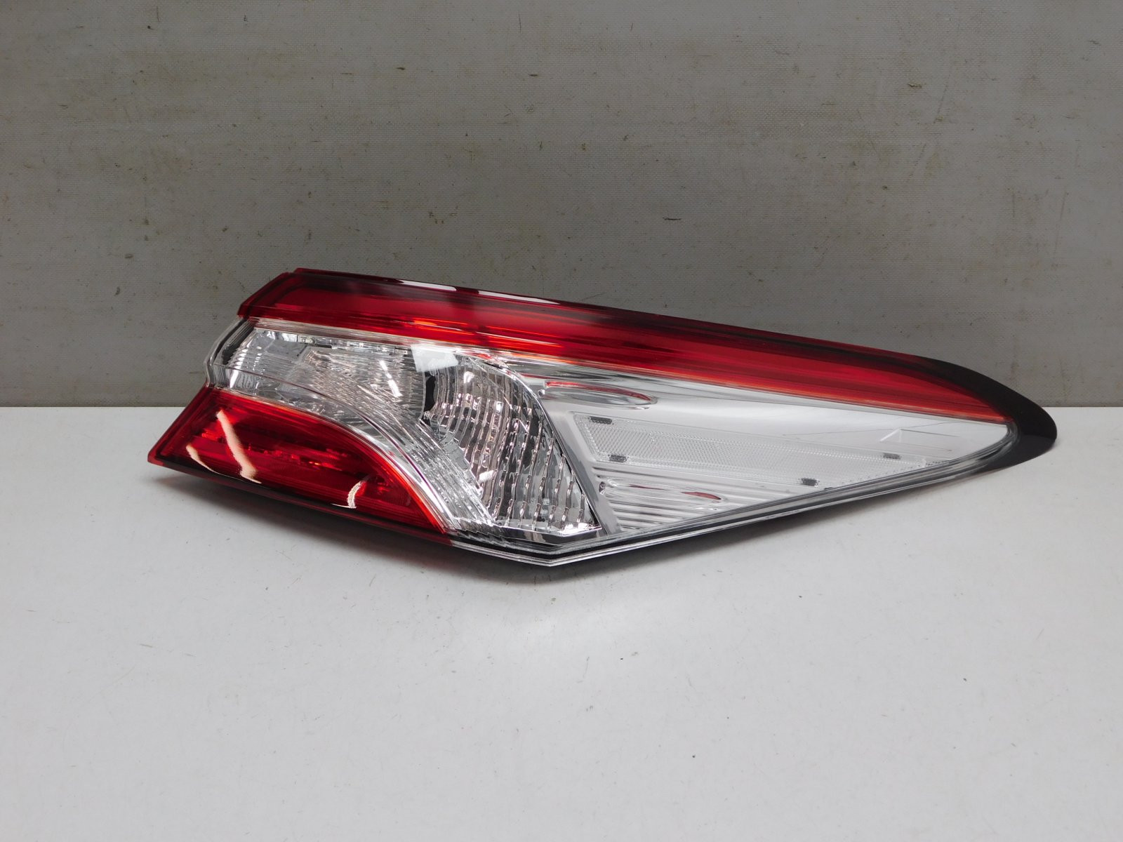 Фонарь задний наружный правый Toyota Camry V50 2011-2018