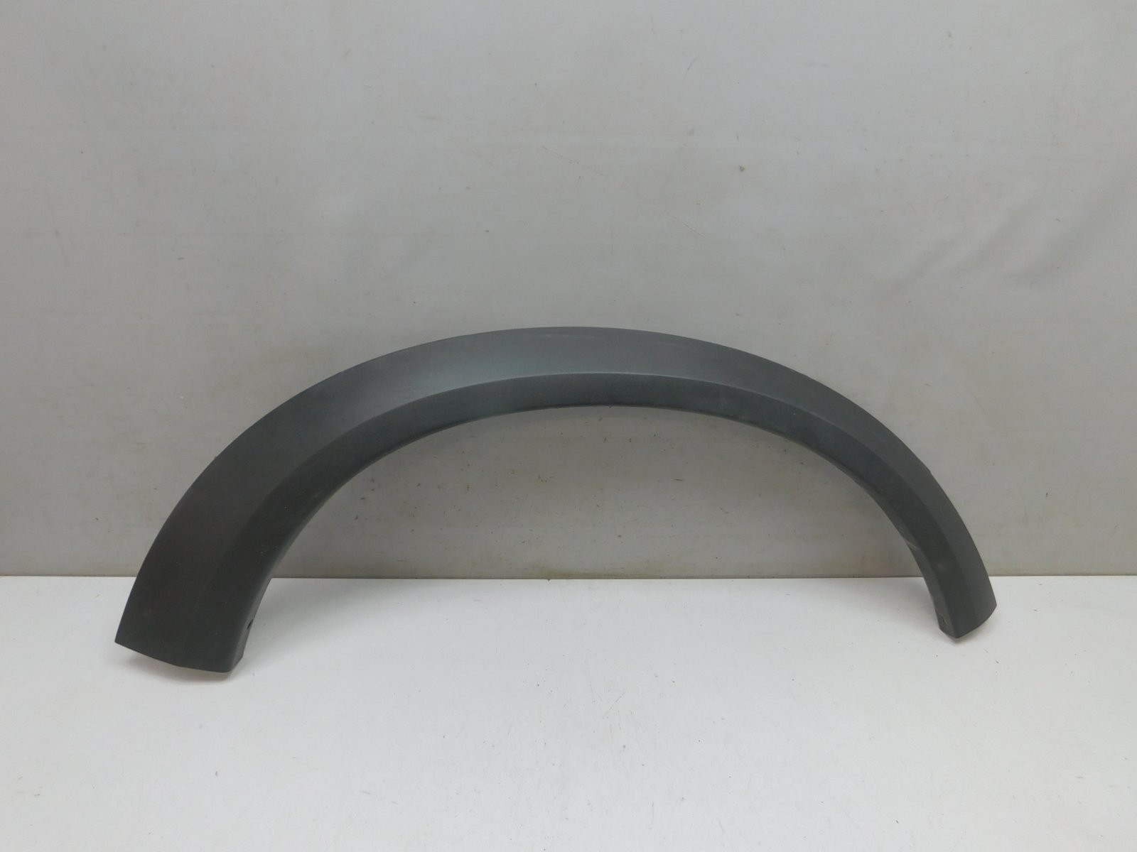 Накладка крыла переднего правого Volvo XC70 Cross Country 2007-2016