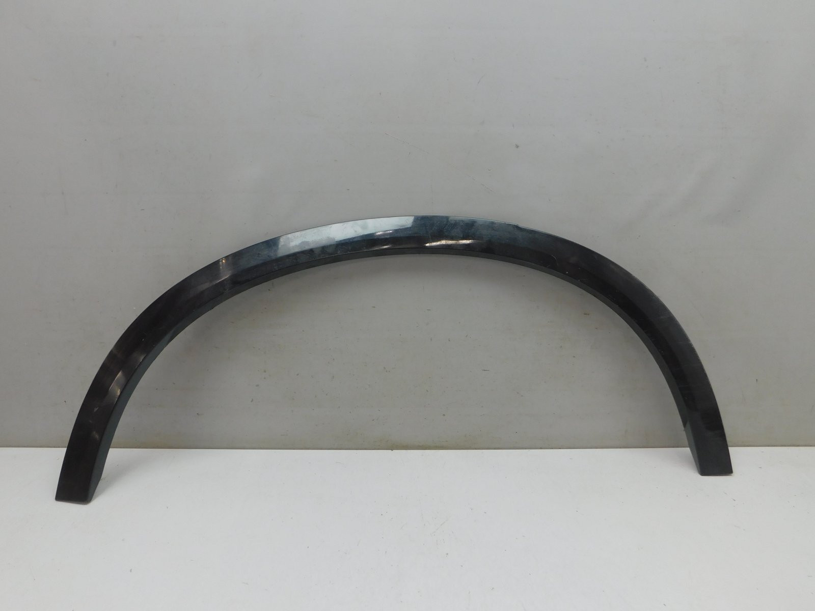 Накладка крыла заднего  правого Volvo XC90 2015>