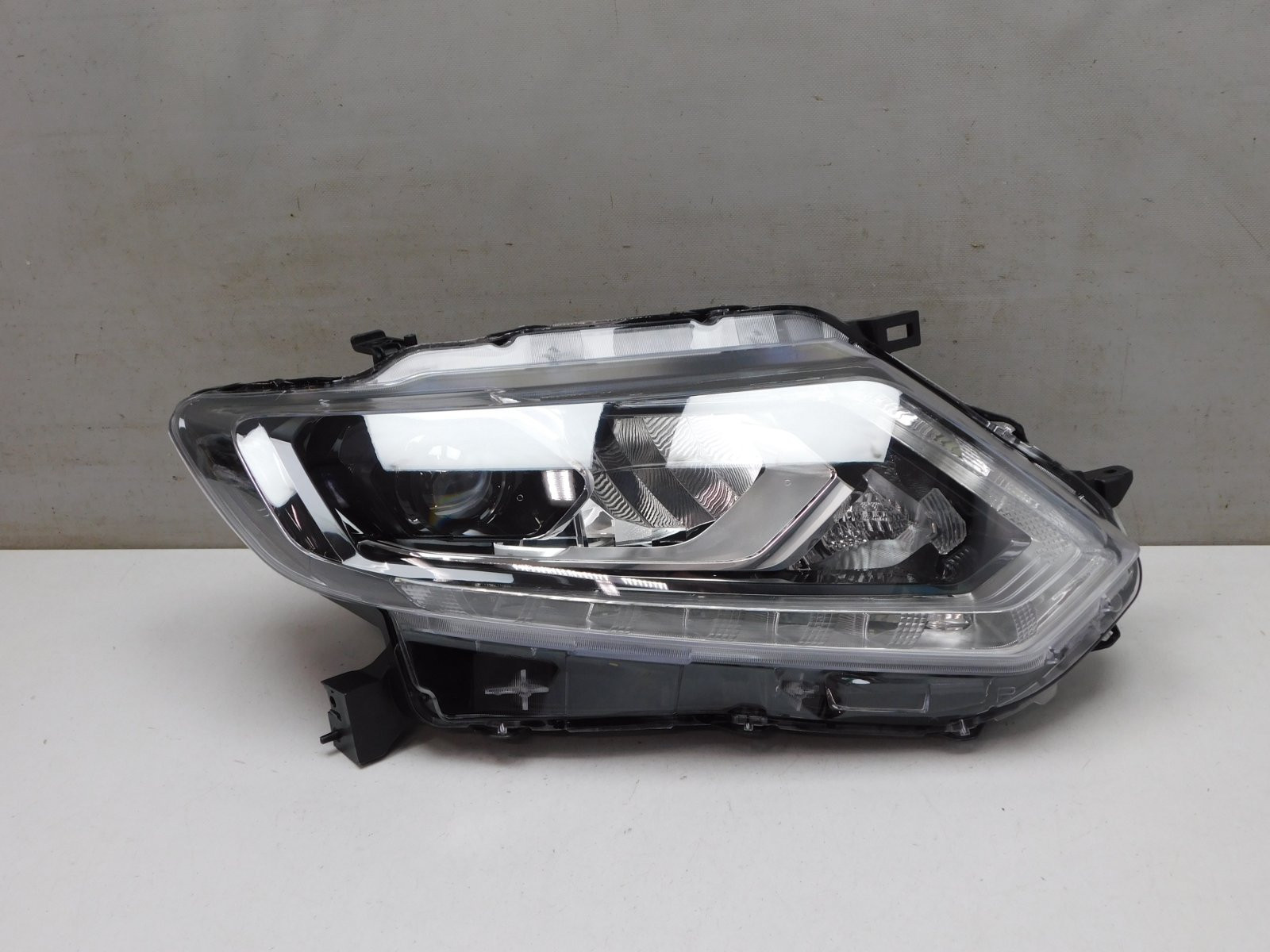 Фара правая Nissan X-Trail (T32) 2014>