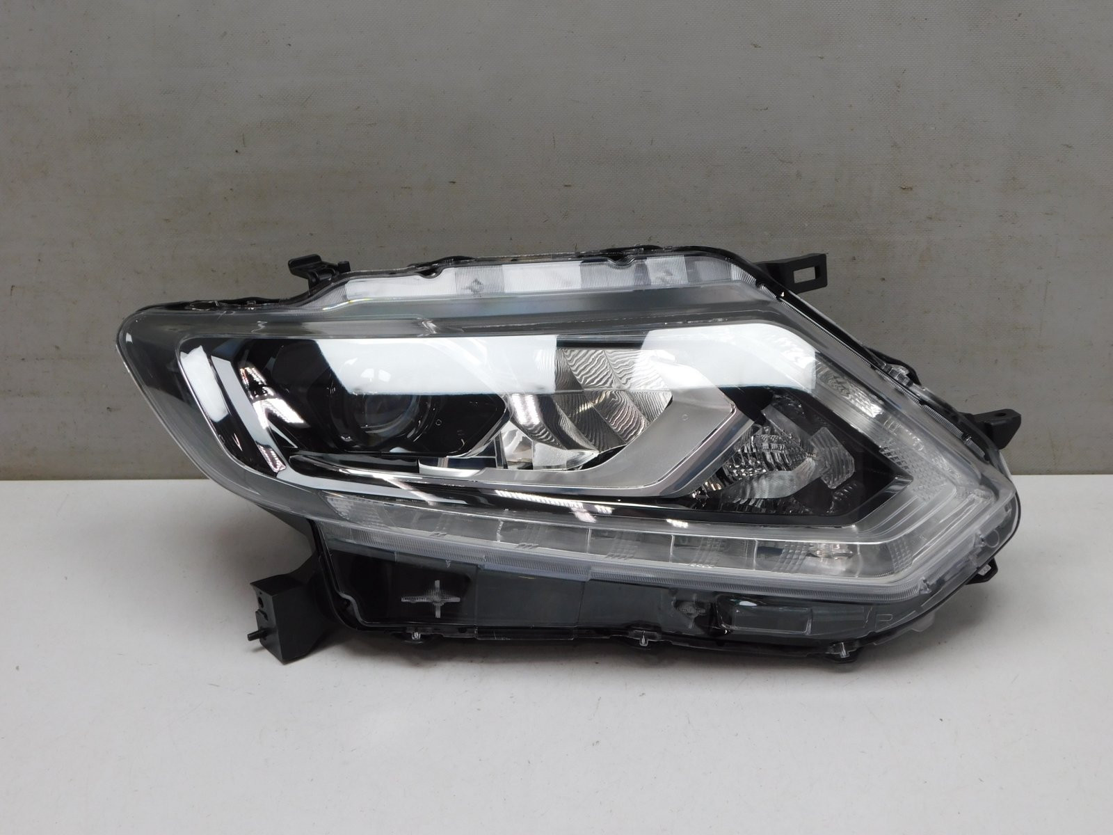 Фара правая Nissan X-Trail (T32) 2014>