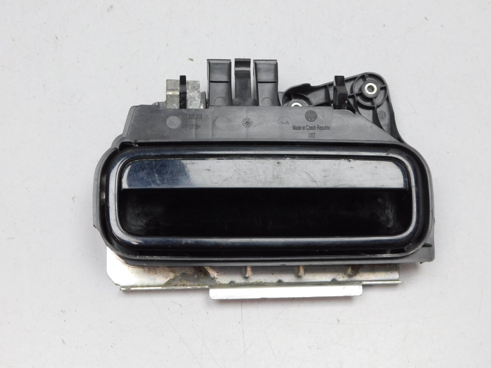 Ручка двери багажника Volkswagen Caddy III 2004-2015