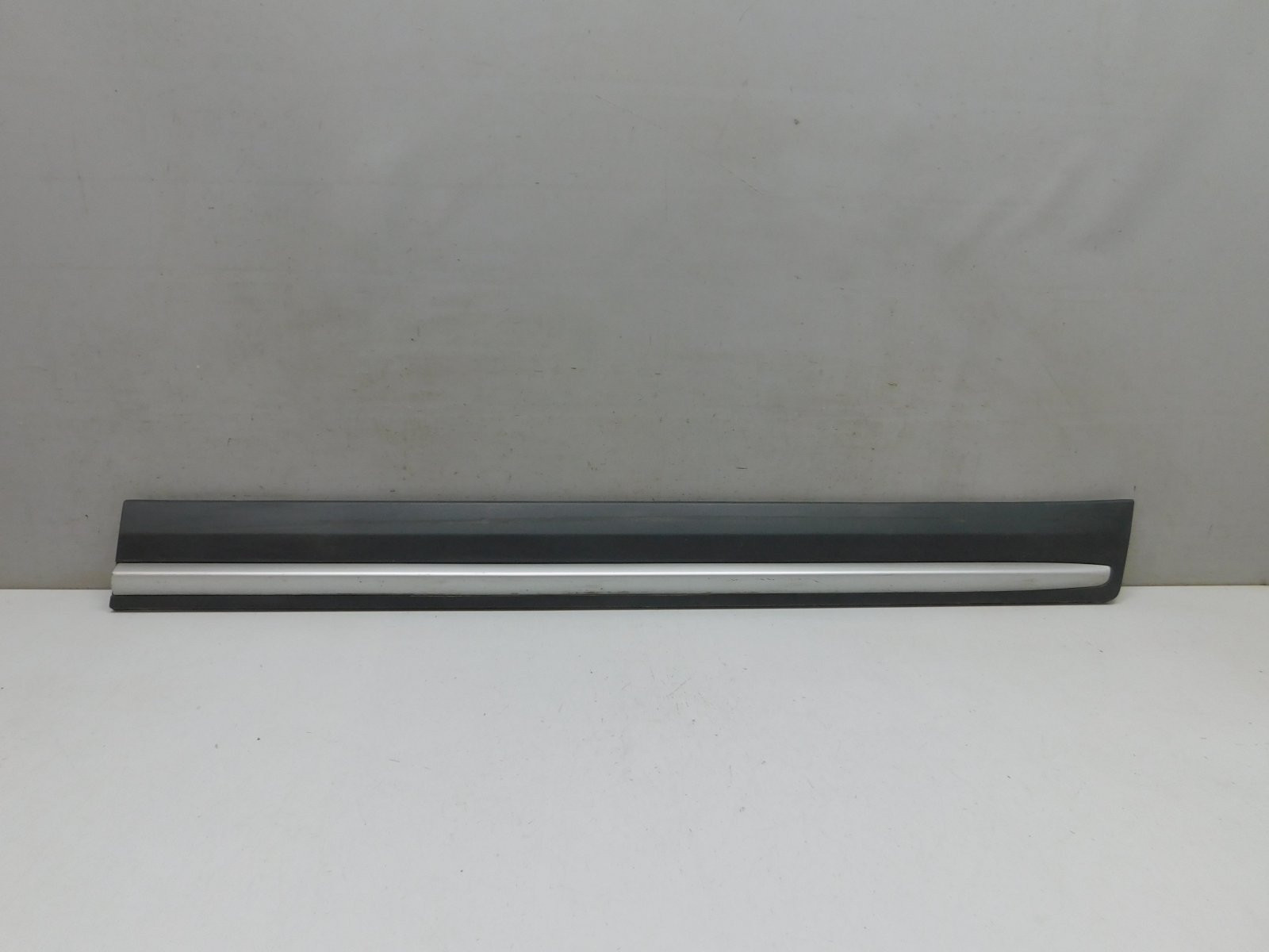 Накладка двери передней правой Geely Atlas 2017>