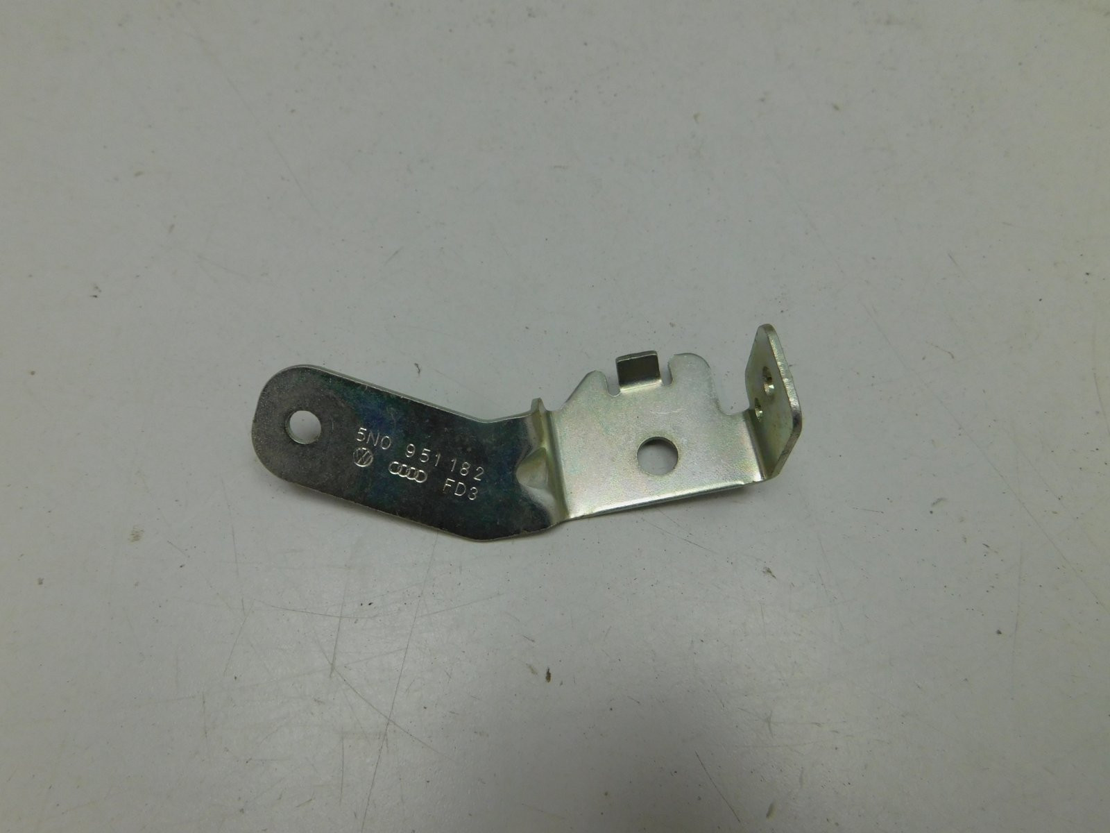 Кронштейн Volkswagen Tiguan 2007-2017