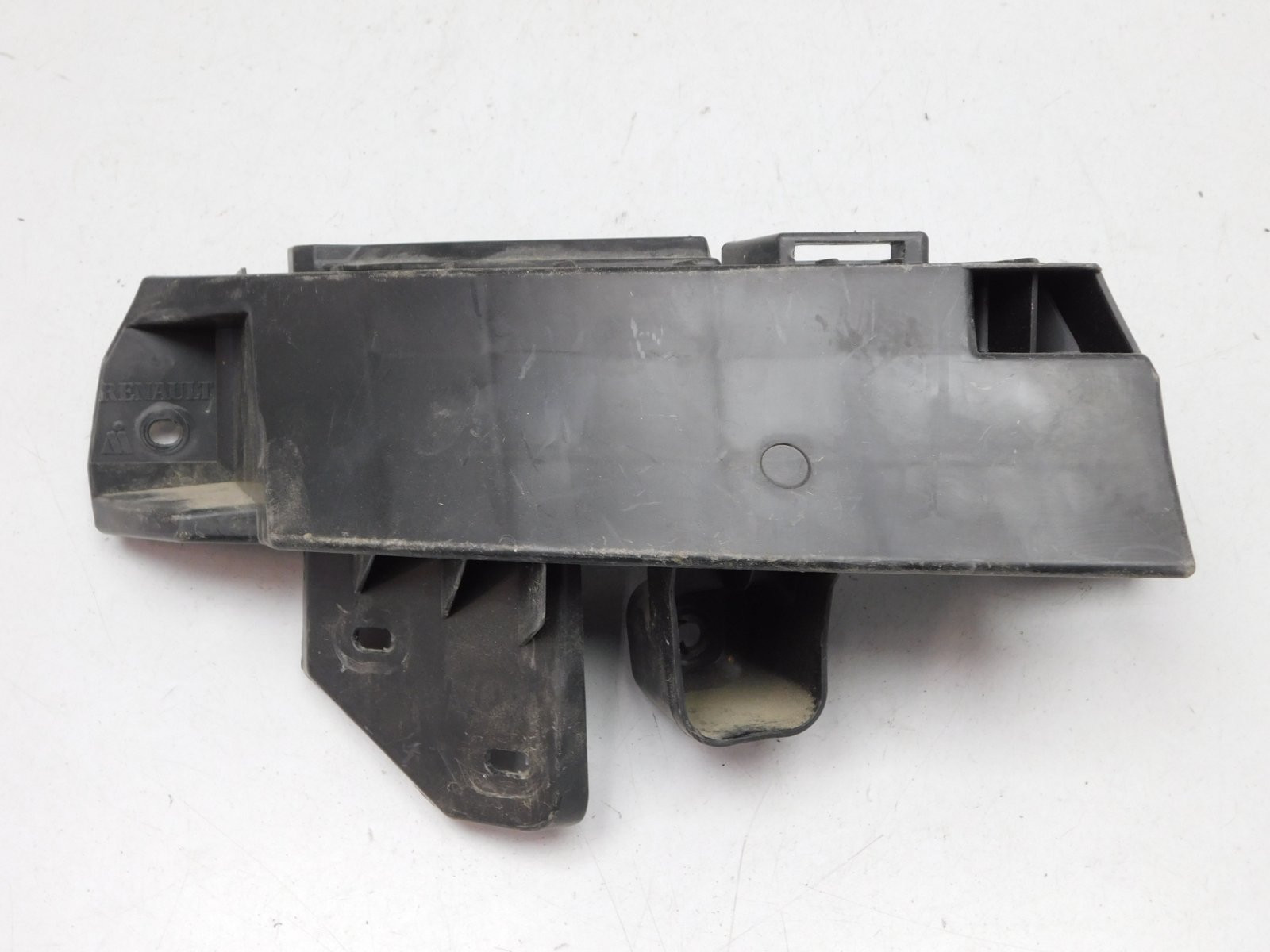 Кронштейн заднего бампера Renault Arkana 2019>