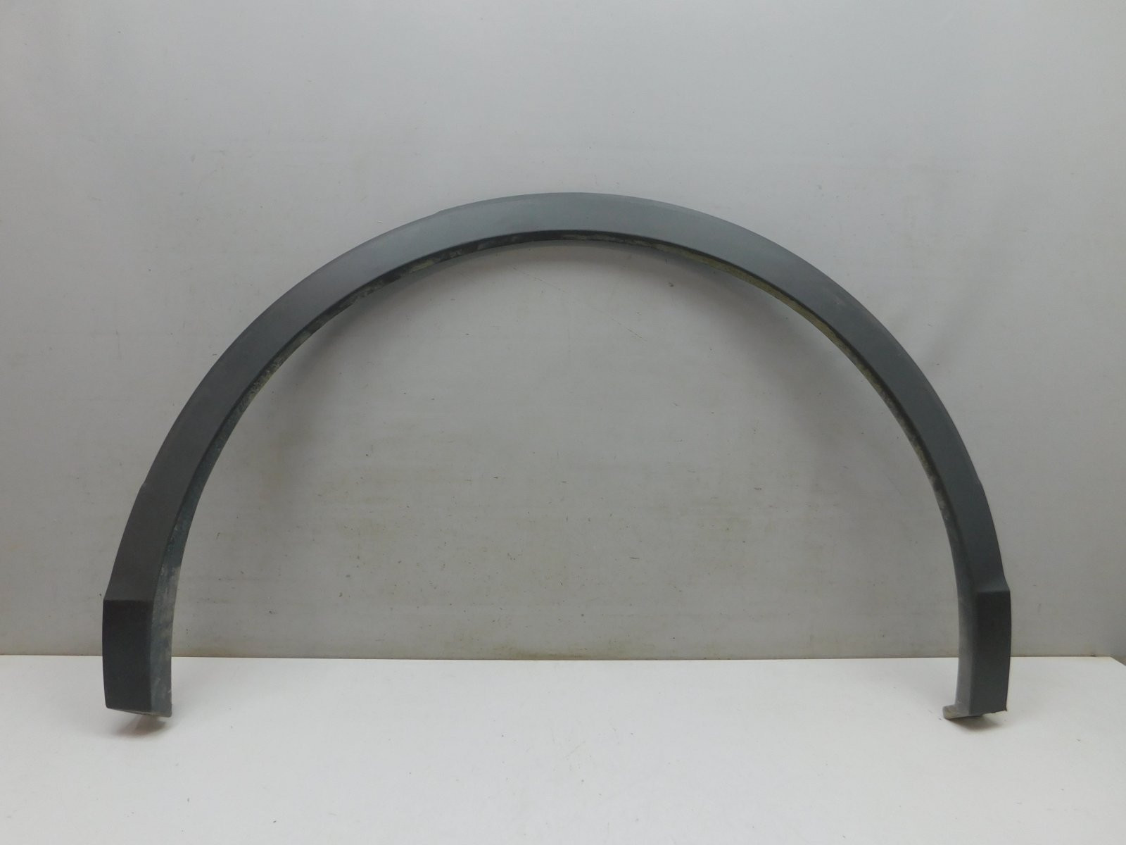 Накладка крыла заднего  левого Volkswagen Tiguan 2017>