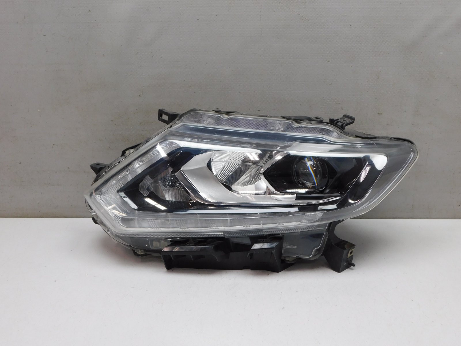 Фара левая Nissan X-Trail (T32) 2014>