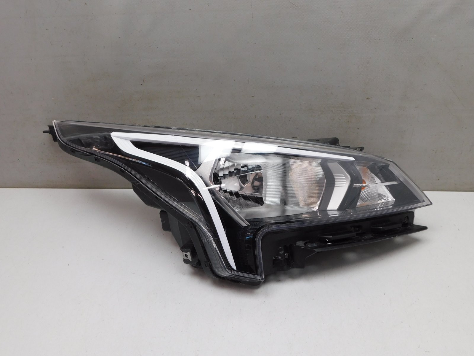 Фара правая Kia Rio 2017>