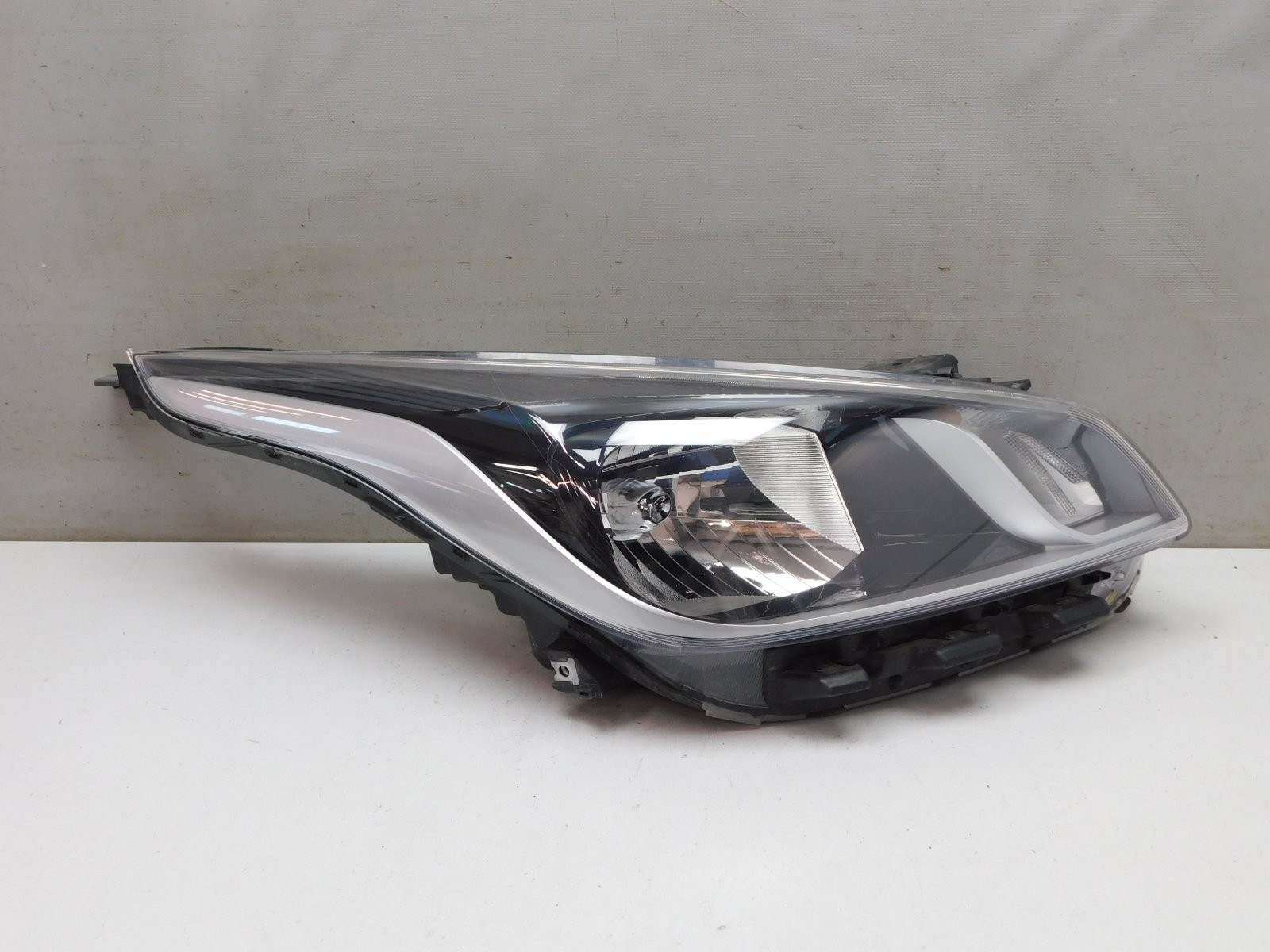 Фара правая Kia Rio 2017>