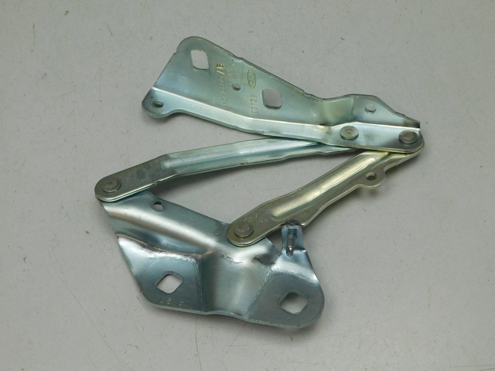 Петля капота правая Ford Transit 2014>