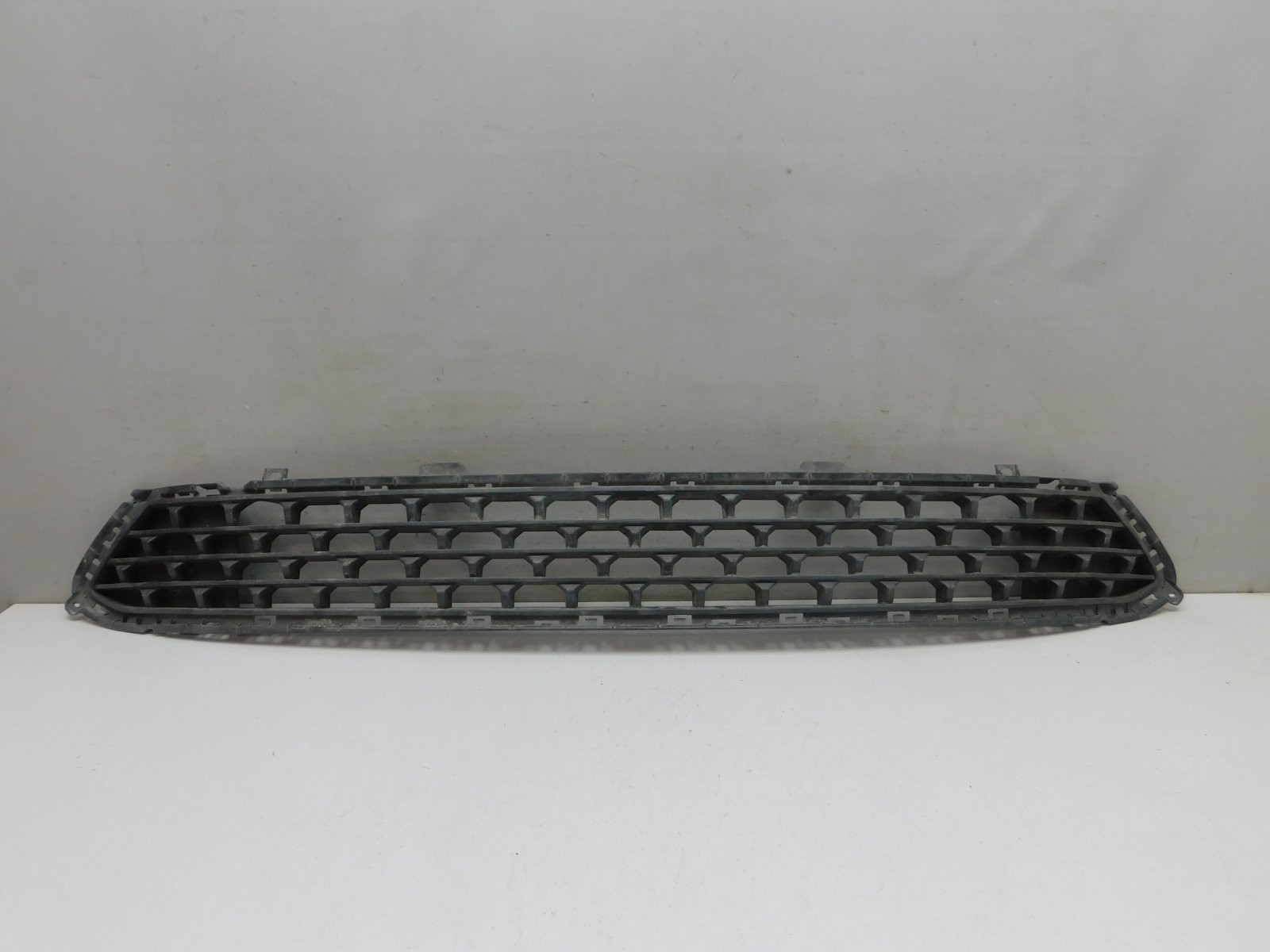 Решетка в бампер центральная Hyundai Santa Fe (TM) 2018>