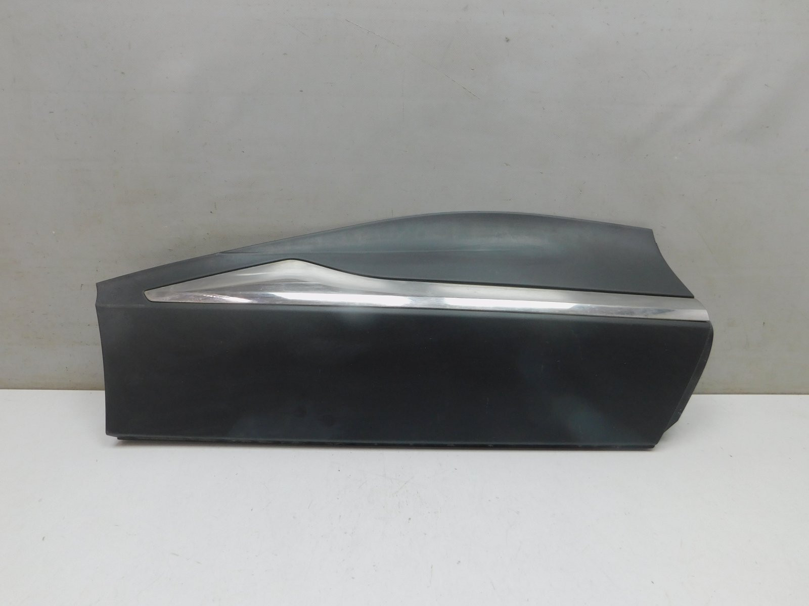 Накладка двери задней правой Renault Kaptur 2016>