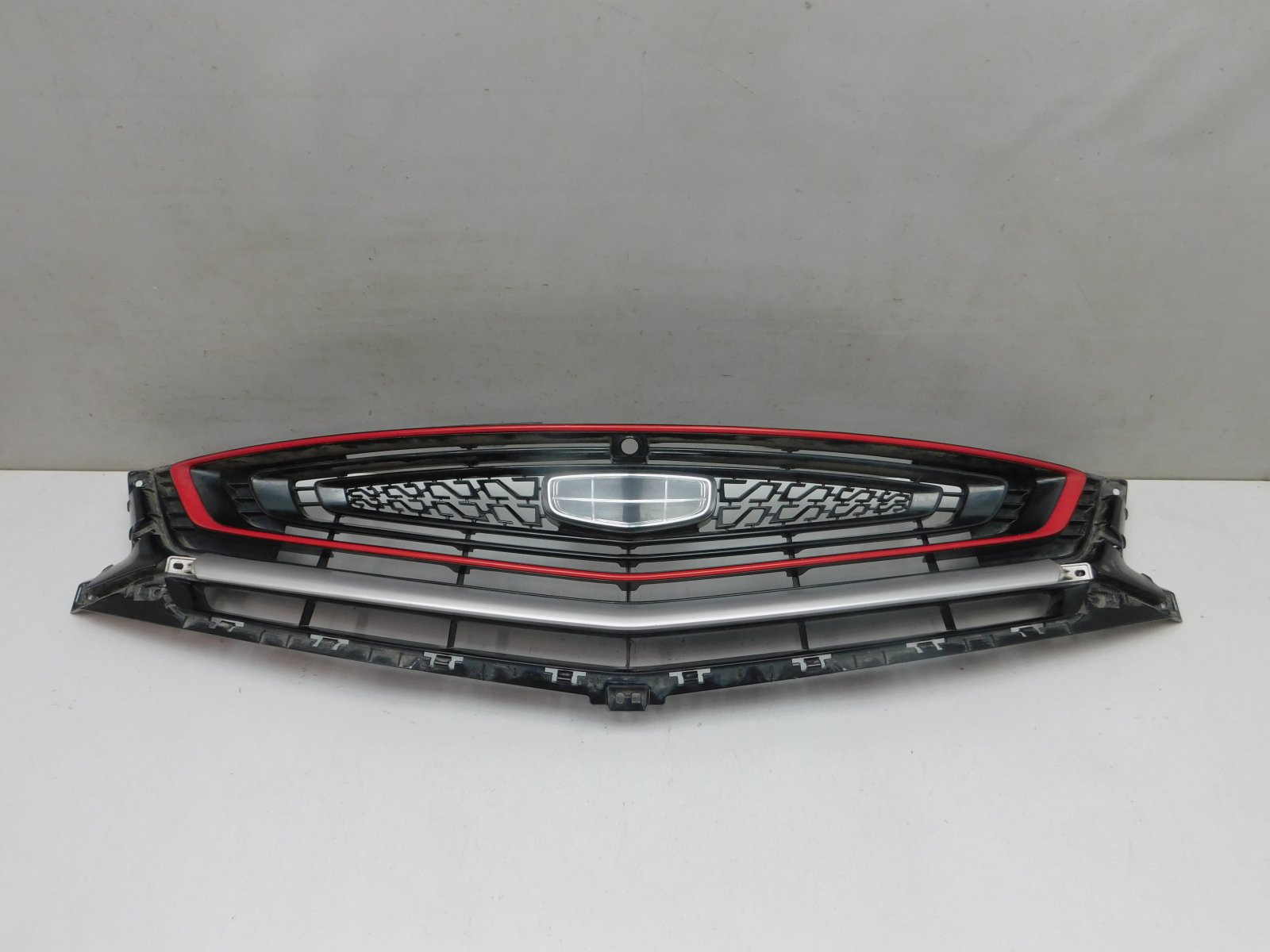 Решетка радиатора Geely Coolray I 2020>