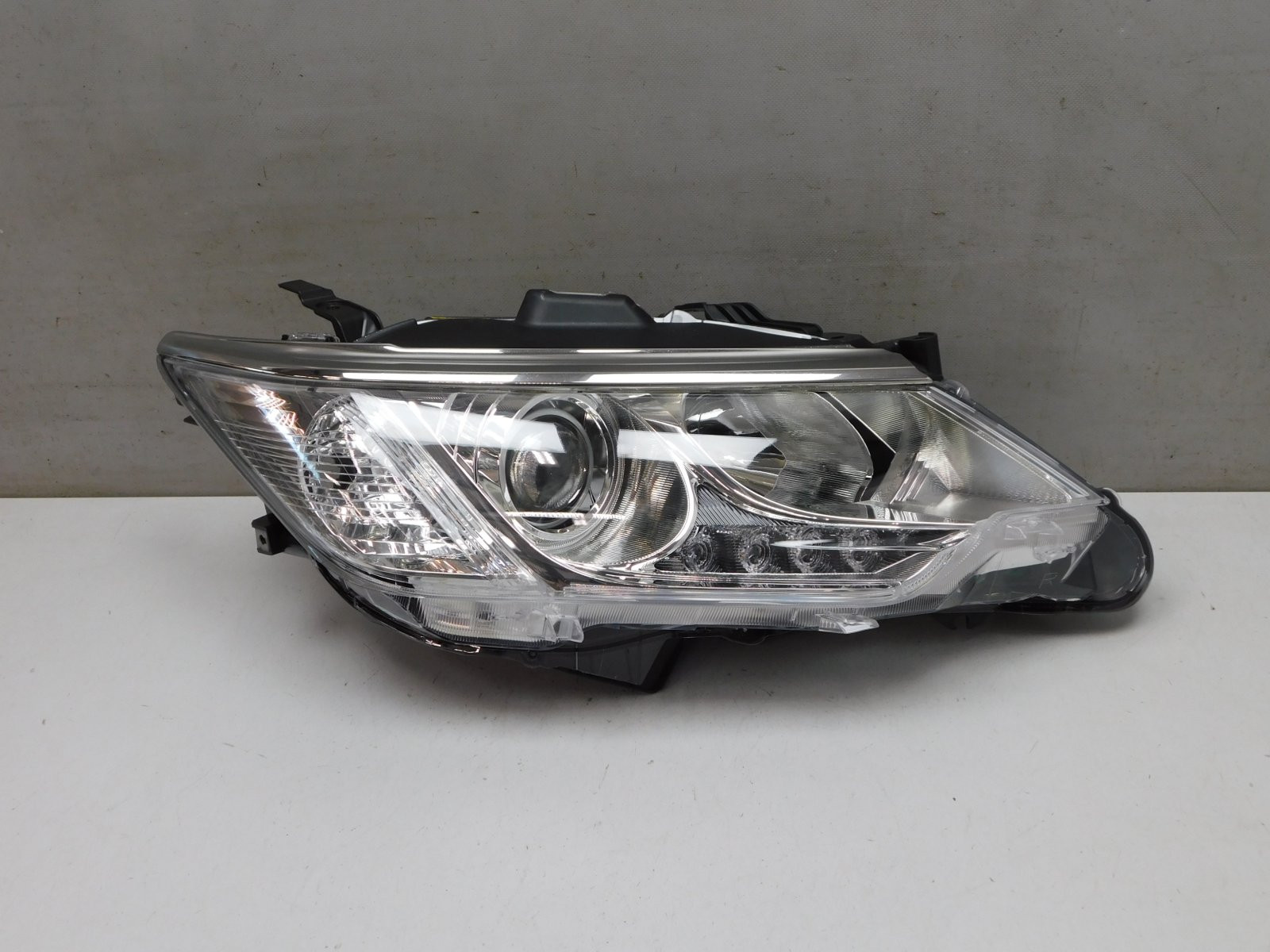 Фара правая Toyota Camry V50 2011-2018