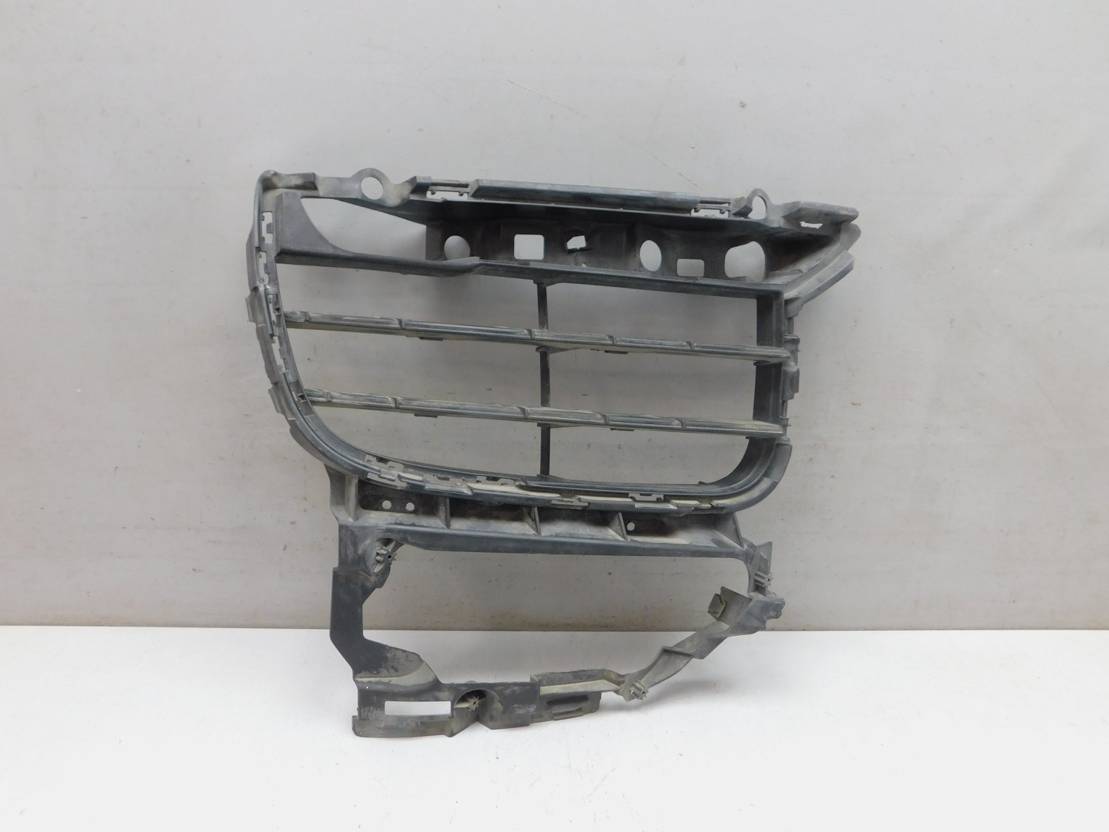 Решетка в бампер правая Porsche Cayenne 2010-2017