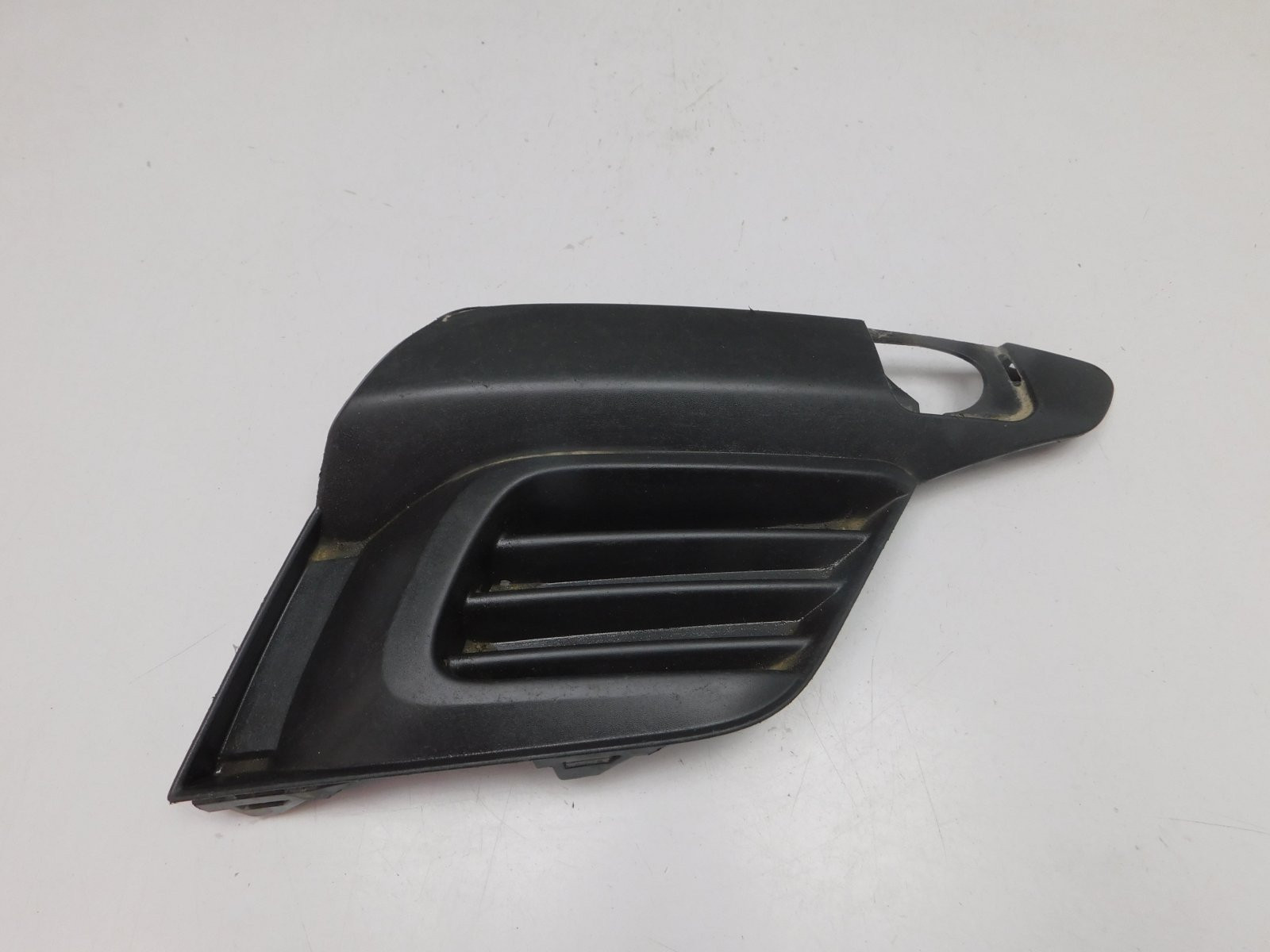 Решетка в бампер правая Renault Logan II 2014>