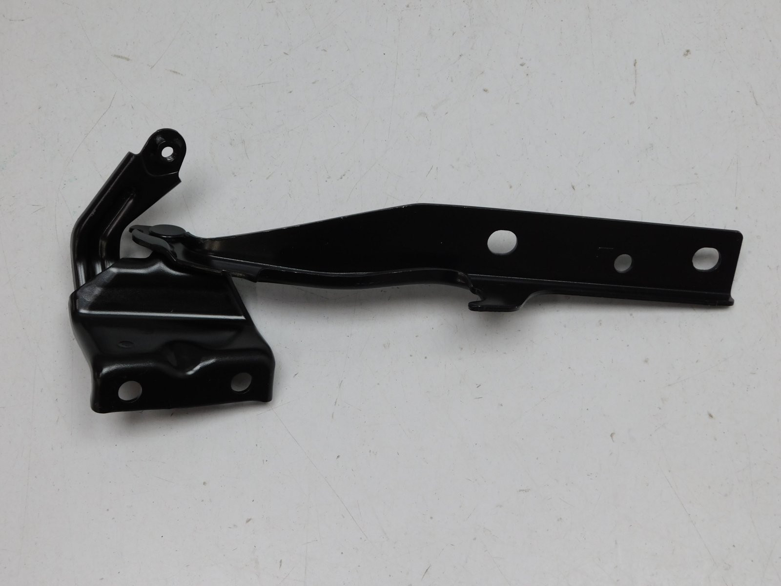 Петля капота левая Suzuki Grand Vitara 2006>