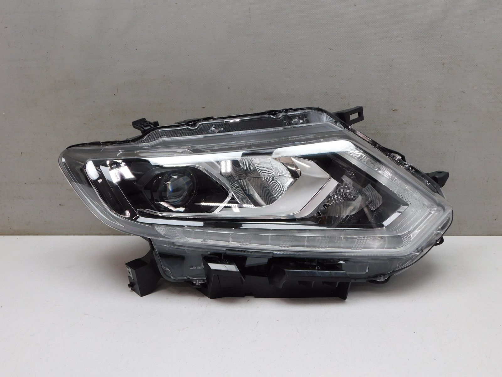 Фара правая Nissan X-Trail (T32) 2014>