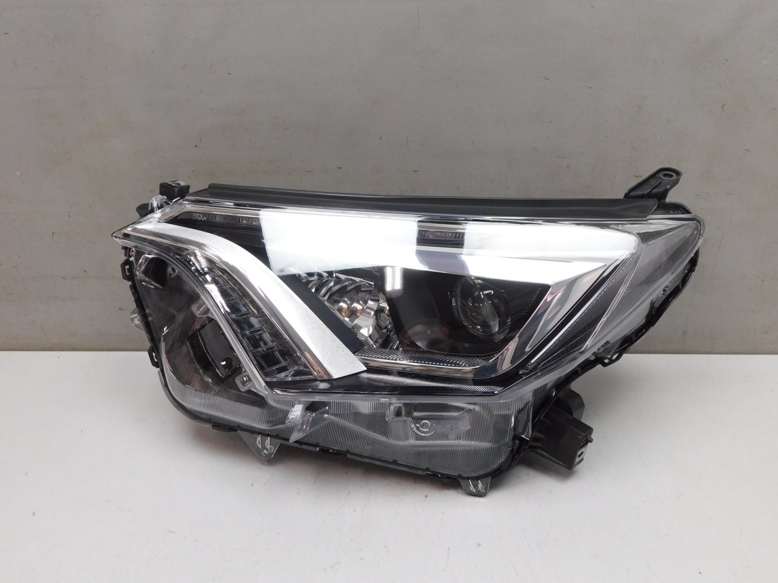 Фара левая Toyota RAV 4 2013-2019